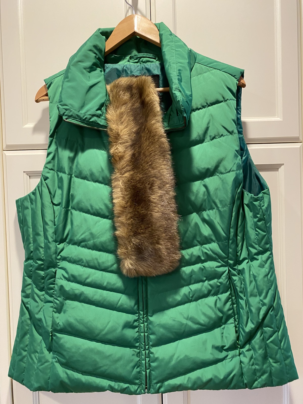 Women\'s Talbot\'s Green Winter Vest With Removable Faux Fur Collar Women\'s Talbot\'s Green Winter Vest With Removable Faux Fur Collar