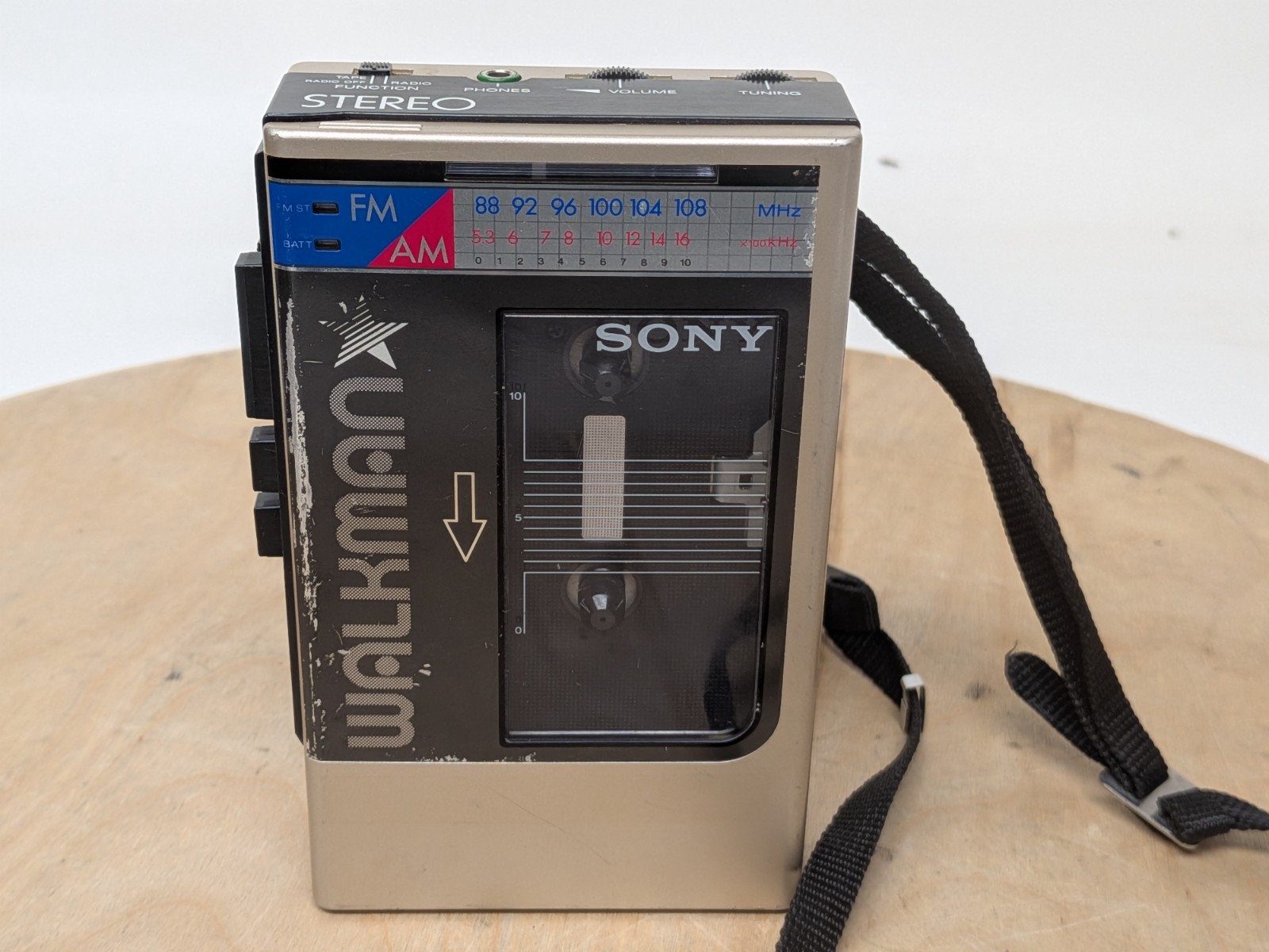 Vintage Sony WM-F8 Walkman Cassette Player AM/FM Radio - PLAYS -  FOR PARTS