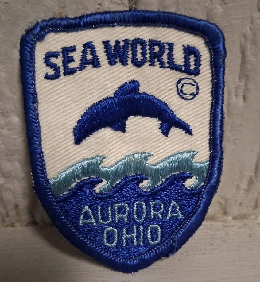 Vintage Sea World Dolphin Jacket Patch Badge Aurora Ohio Souvenir