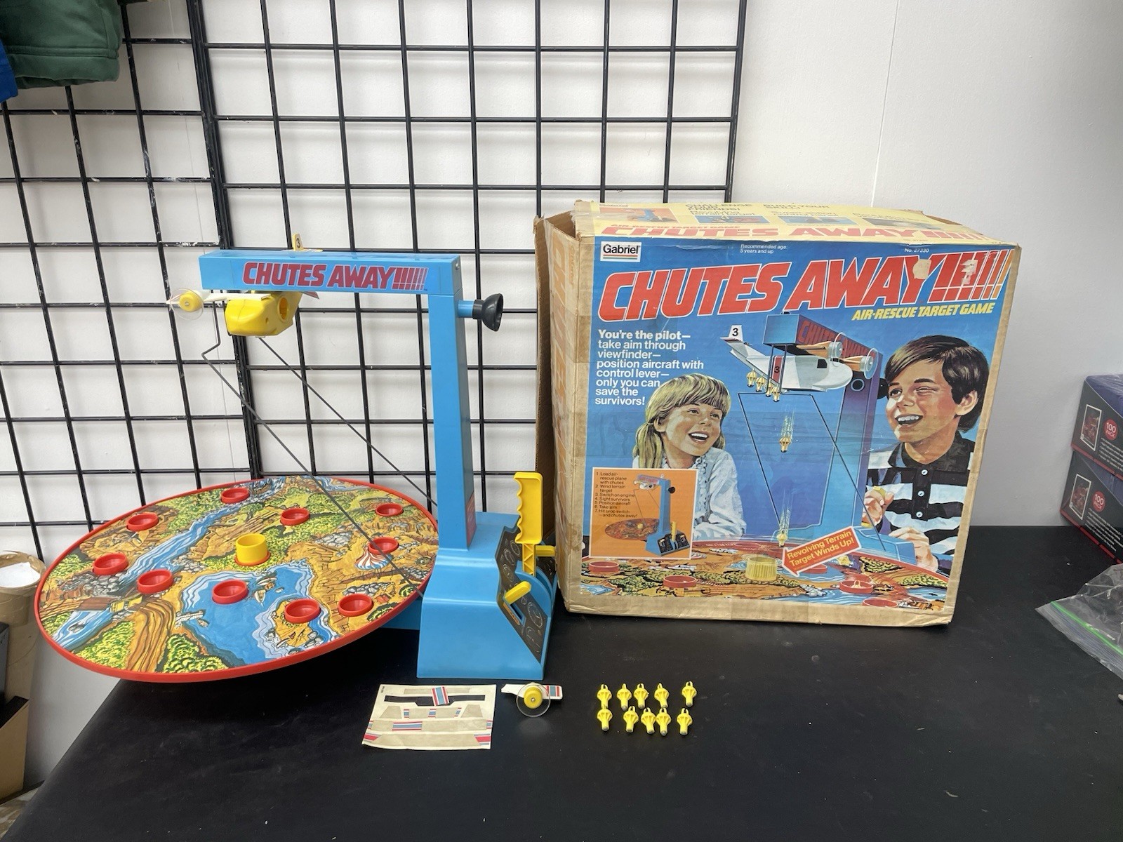 1977 Gabriel Chutes Away Air Rescue Target Game Tested & Working With Box 1977 Gabriel Chutes Away Air Rescue Target Game Tested & Working With Box