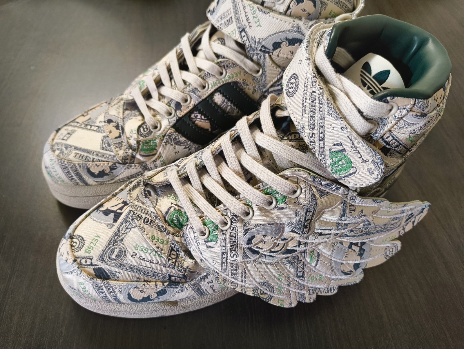 Jeremy Scotts hightop sneakers Wings Money Dollar Forum Mens US 9.5