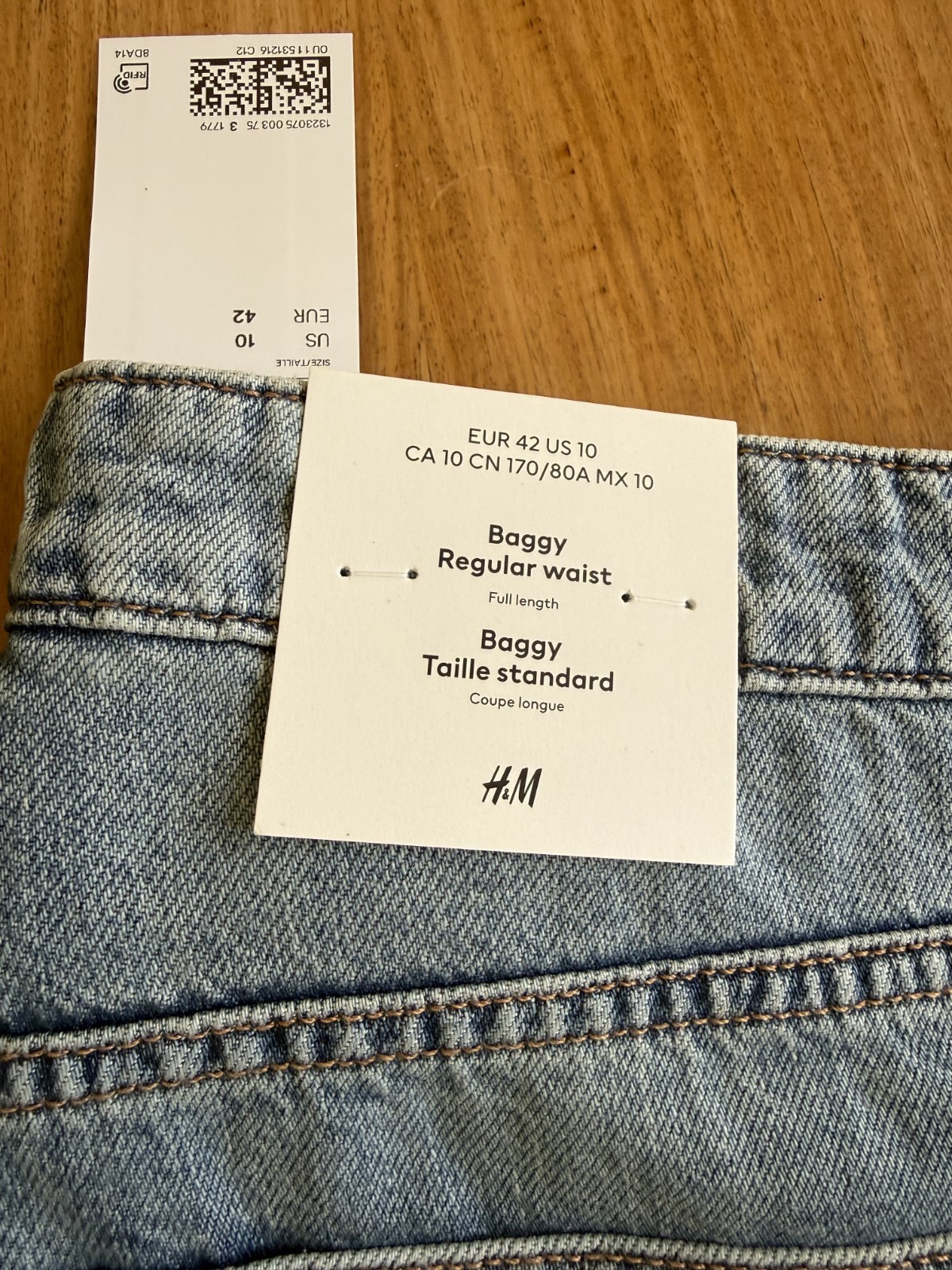H&M Divided Baggy Jeans Women\'s Size 10 Regular Waist Light Wash Denim NWT