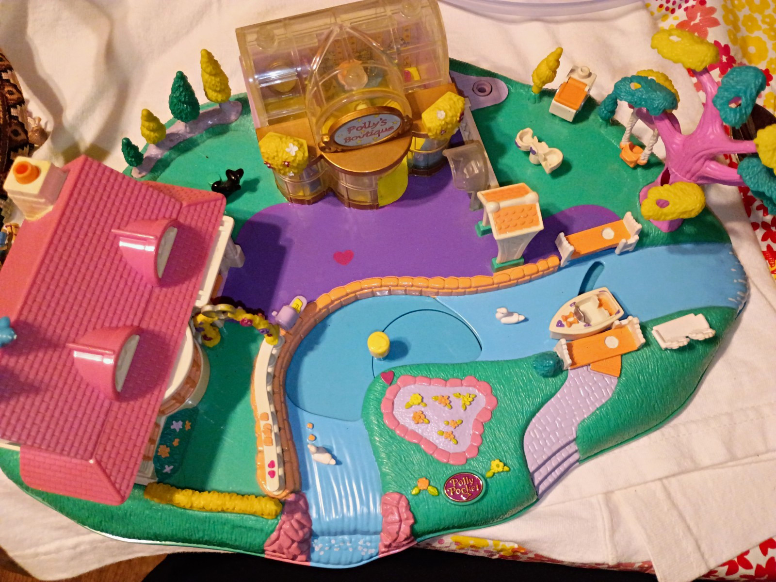 1996 Bluebird Polly Pocket Magical Movin Boutique Playset Complete