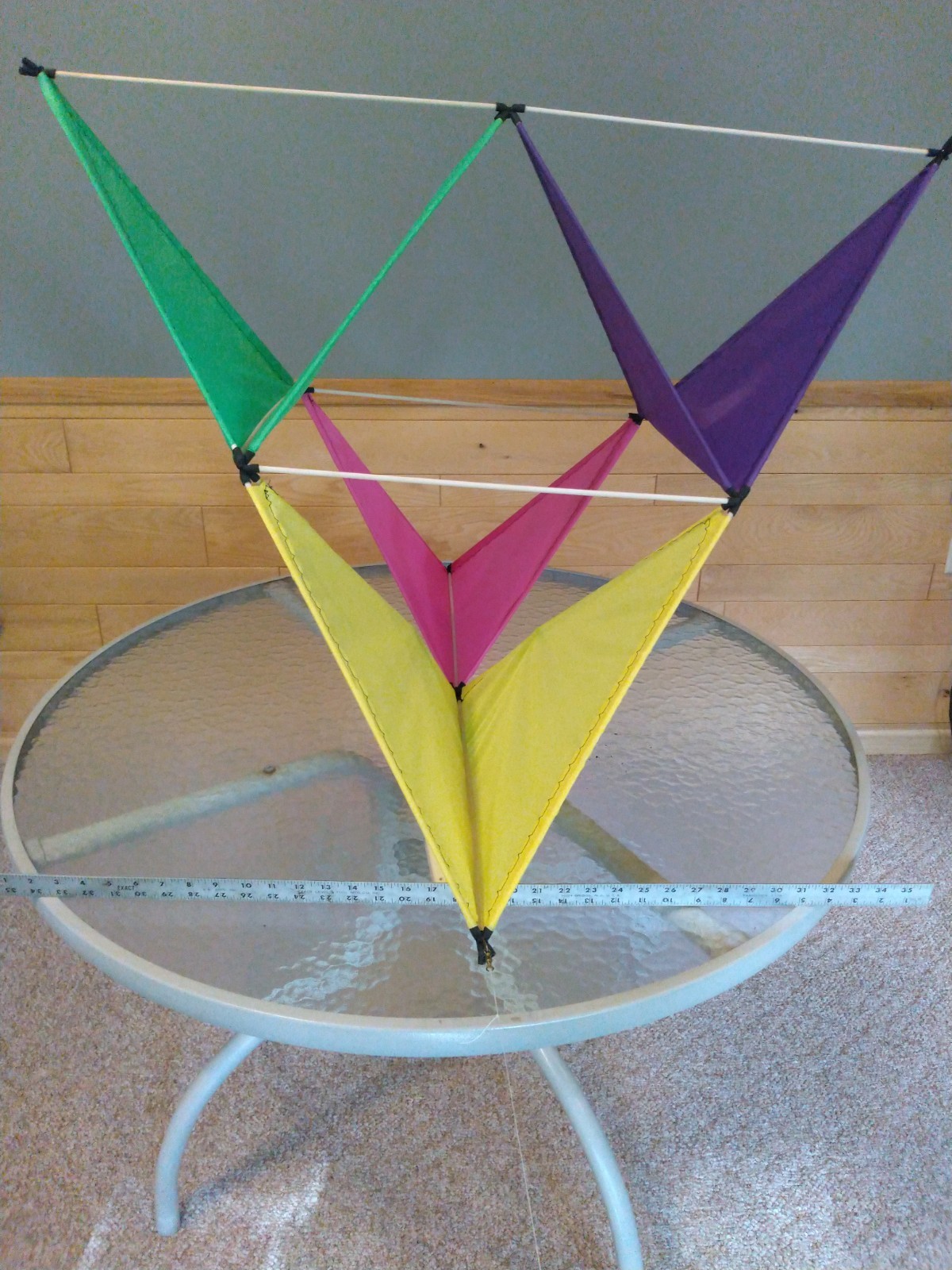 Tetra Kite a cellular box in 3 dimensions with 4 ripstop wing surfaces. Tetra Kite a cellular box in 3 dimensions with 4 ripstop wing surfaces.