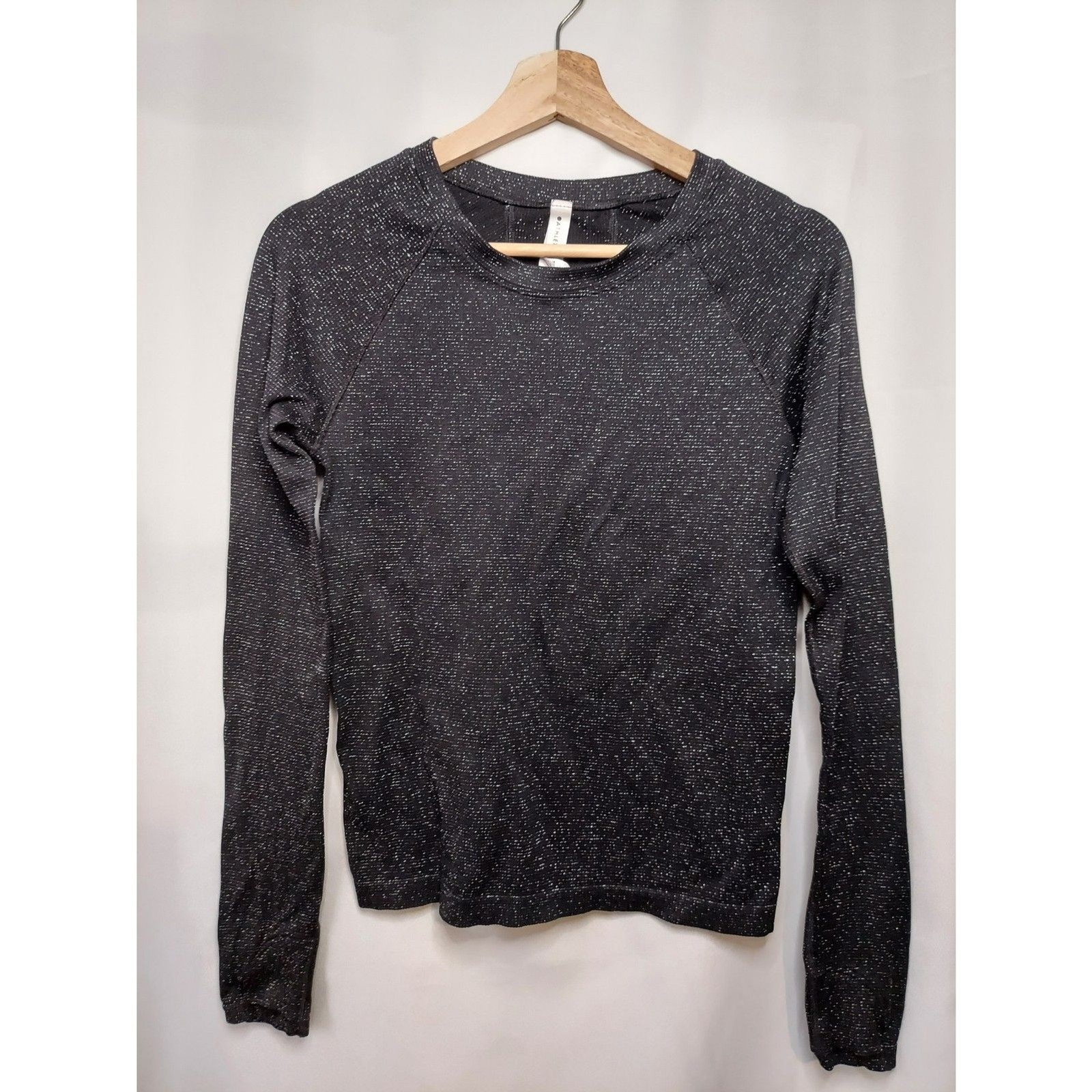 Athleta Activewear Top Black Sparkle Thumb Holes Long Sleeves Fitted Momentum Athleta Activewear Top Black Sparkle Thumb Holes Long Sleeves Fitted Momentum