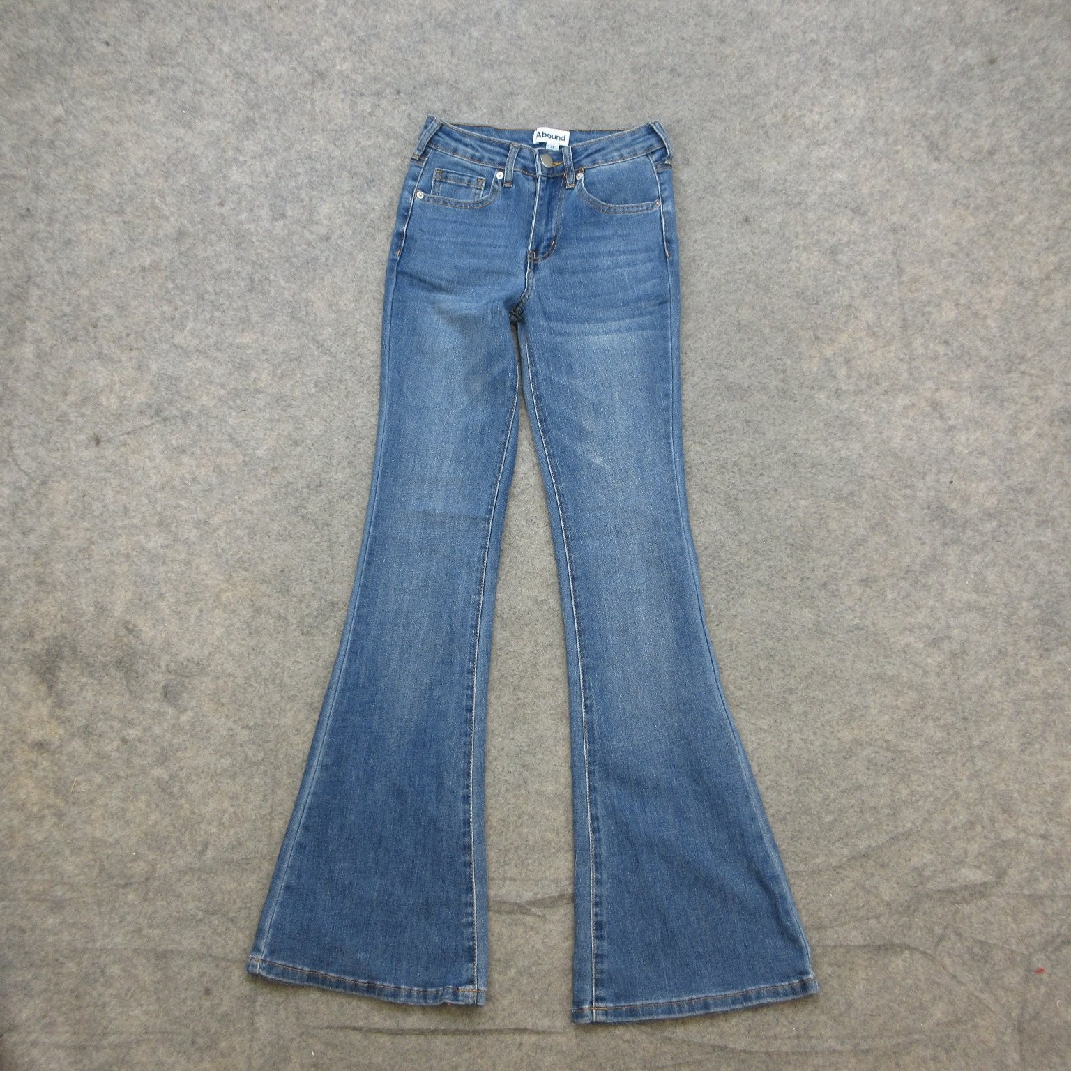 Abound Jeans Women\'s Blue Wash Size 23 High Rise Flare Leg Stretch Denim Abound Jeans Women\'s Blue Wash Size 23 High Rise Flare Leg Stretch Denim
