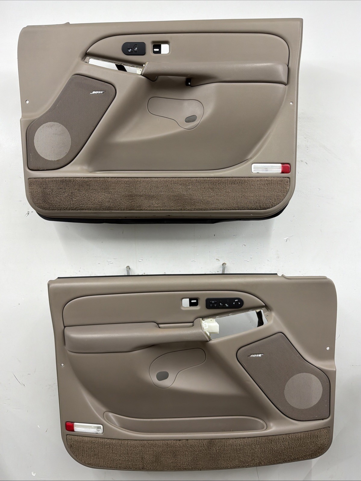 03-07 Chevy Silverado GMC Sierra Tahoe Yukon Pair Door Panels OEM Med Neutral