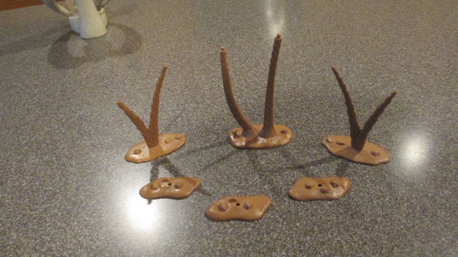 VINTAGE MARX THE FLINTSTONES PLAYSET PALM TREES & FERN BASES