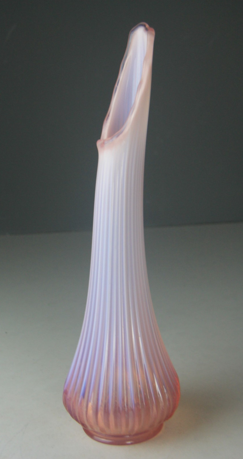 LE Smith Glass Swung Pink Opalescent Ribbed Vase 15