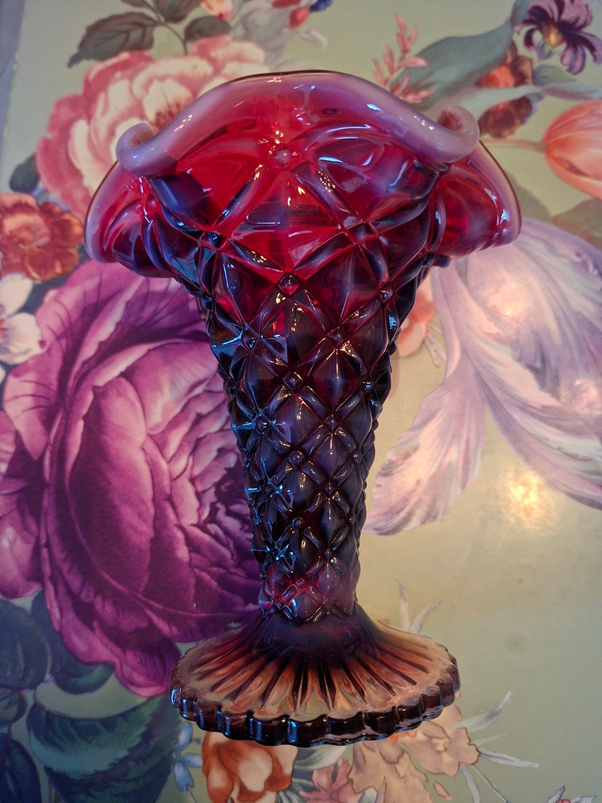 FENTON GLASS PLUM OPALESCENT VASE FENTON GLASS PLUM OPALESCENT VASE