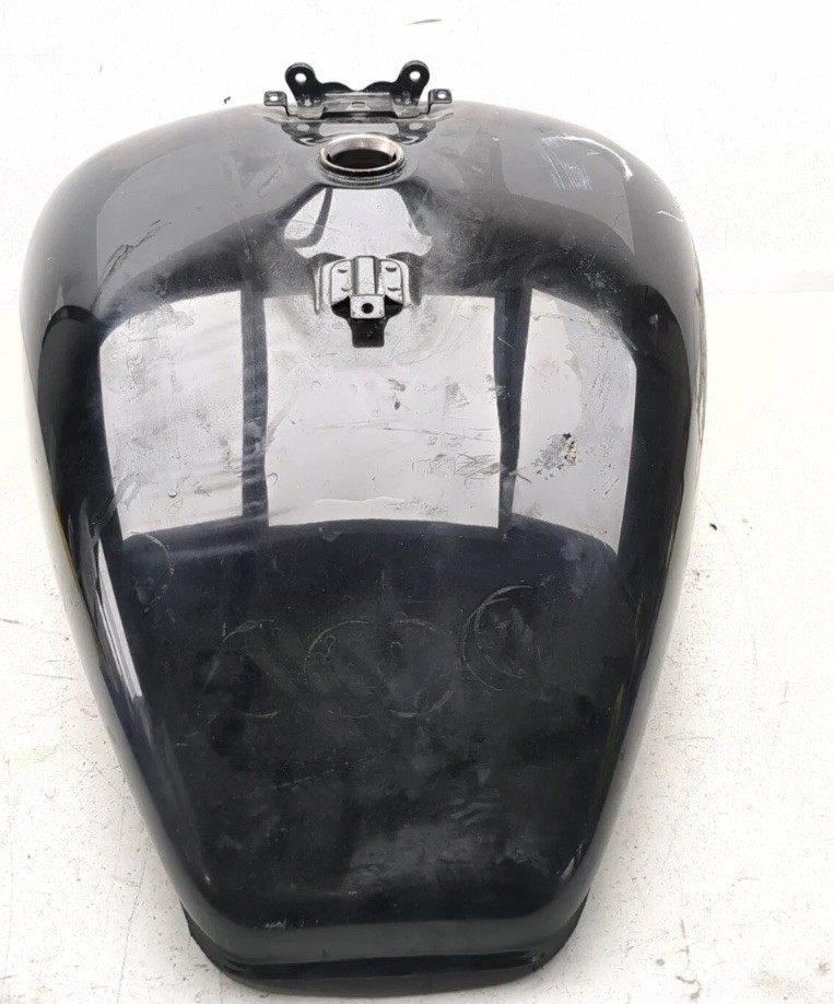 06-25 Suzuki VZR1800 M109R Boulevard Gas Fuel Tank 44100-48G00-YAY 06-25 Suzuki VZR1800 M109R Boulevard Gas Fuel Tank 44100-48G00-YAY