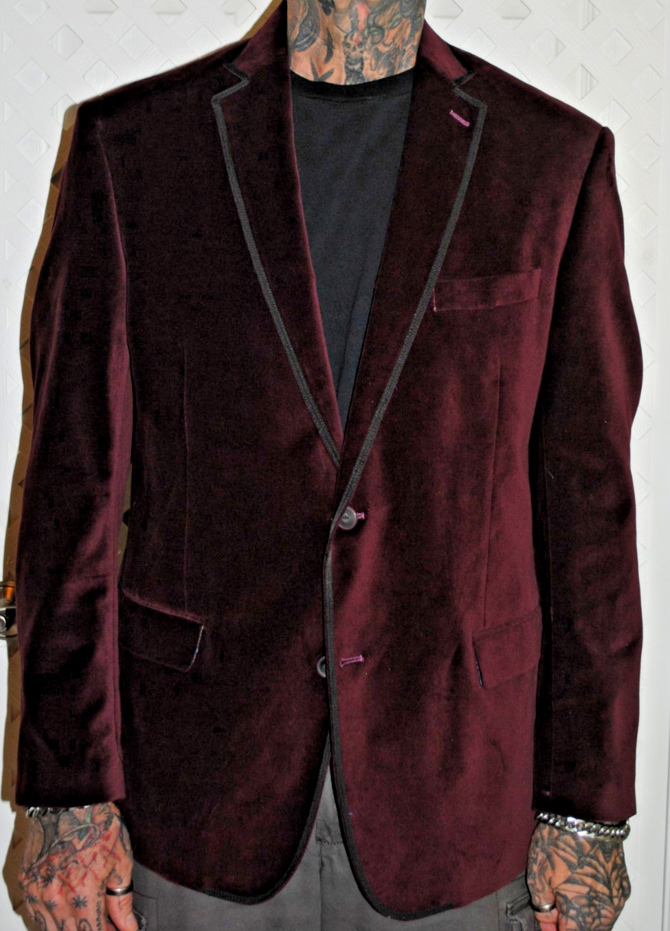 Tallia Men\'s XL Blazer Tux Lapel 2 Button Burgundy Velvet Jacket Brand New Tallia Men\'s XL Blazer Tux Lapel 2 Button Burgundy Velvet Jacket Brand New