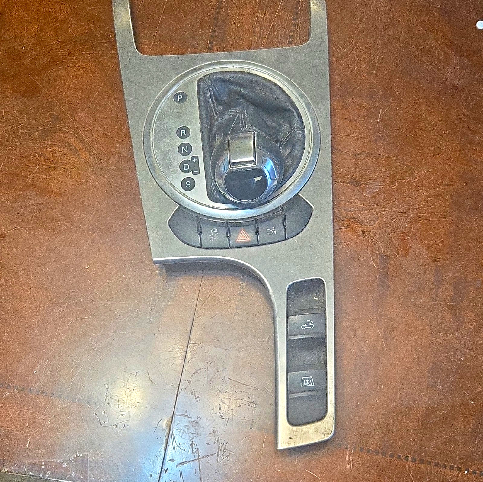 2011 Audi TT Trim Shift Knob W Convert Button, Wind Button, Spoiler, Hazards OEM