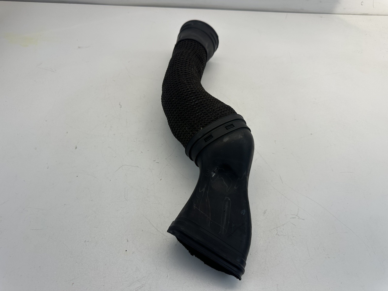 2003-2009 Mercedes W211 E500 intake air hose left A2730902082