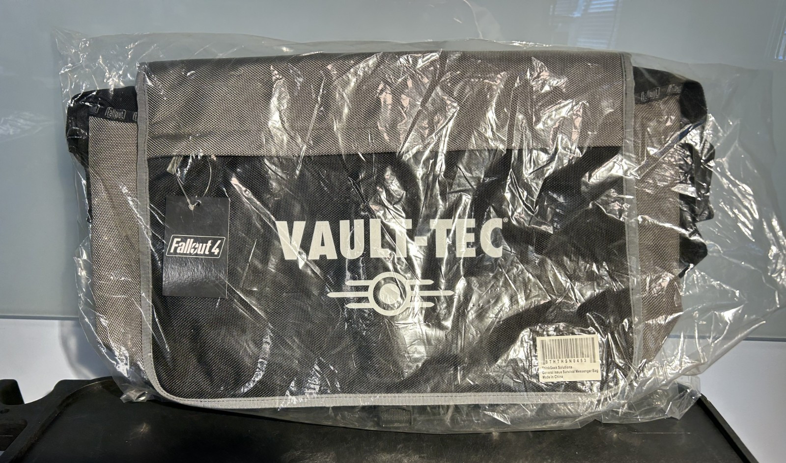 Fallout Messenger Bag, Overseer Vault-Tec Edition RARE BRAND NEW