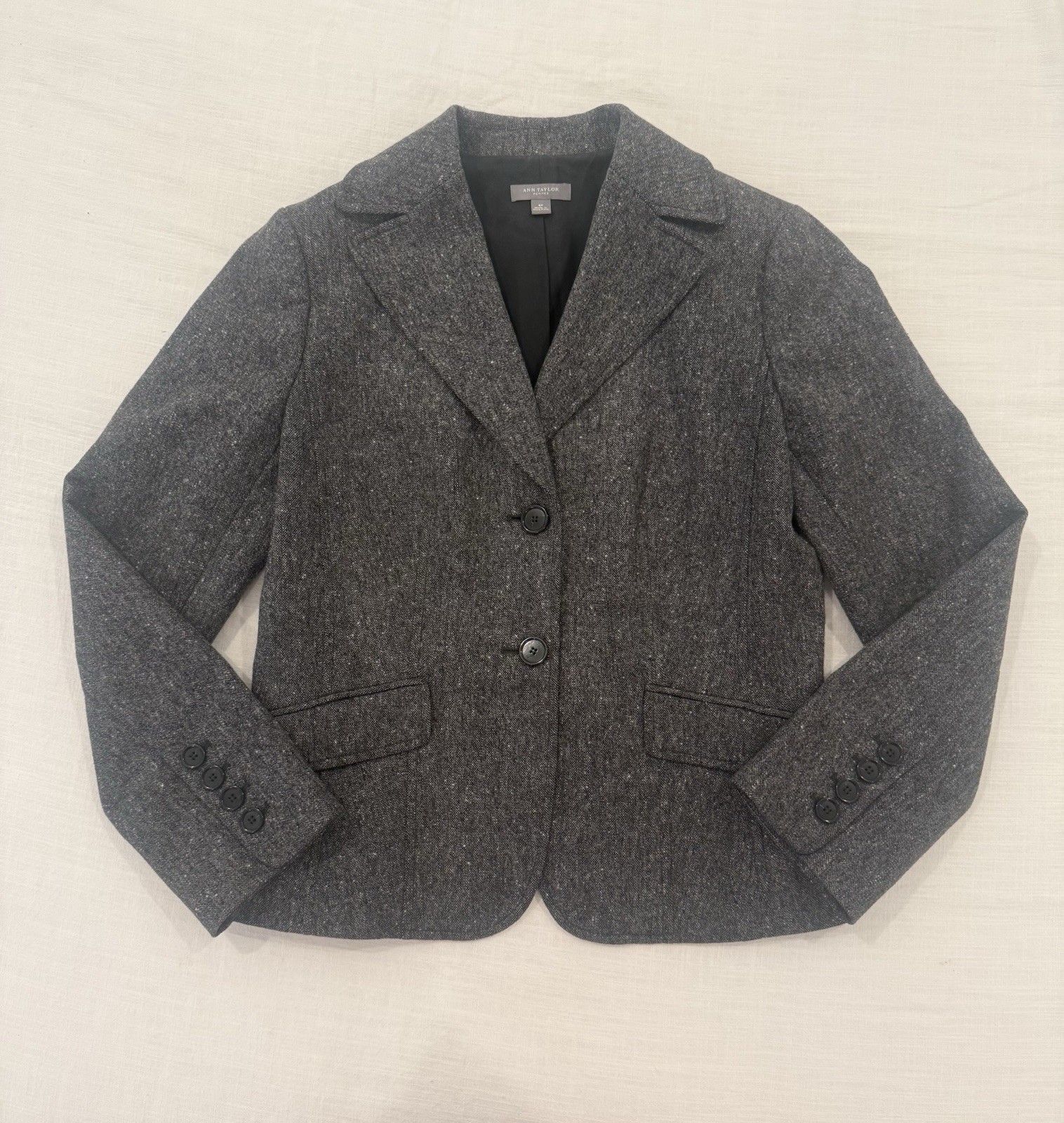 Women’s Ann Taylor Petites Wool Blend Gray Blazer, EUC, Size 8P Women’s Ann Taylor Petites Wool Blend Gray Blazer, EUC, Size 8P