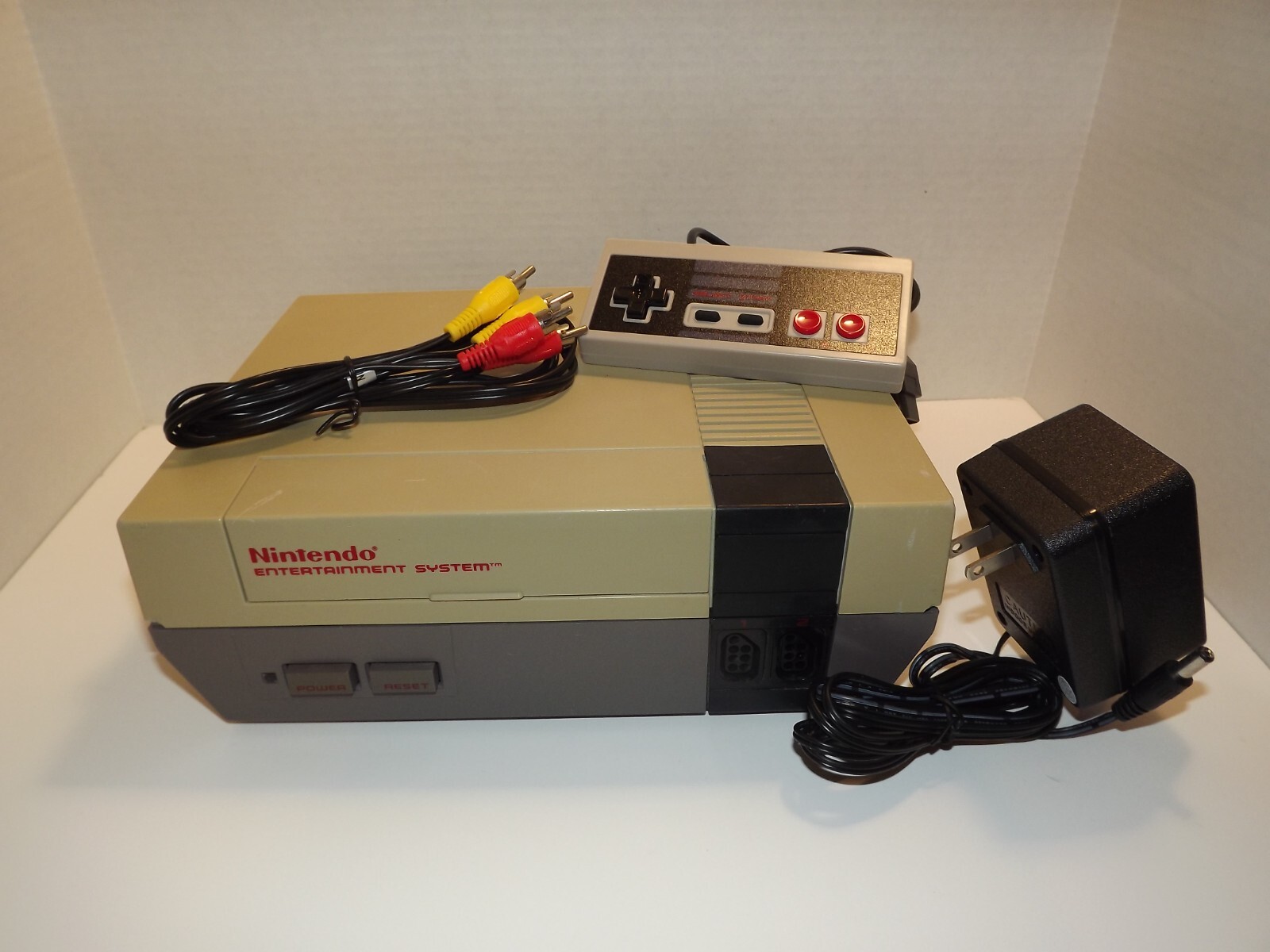 Nintendo Entertainment System Console Bundle with New NES 72 Pin 