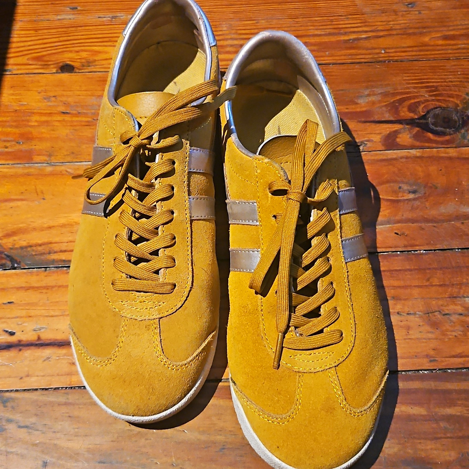 Gola Suede Low Top Lace-Up Sneakers Yellow Silver Stripe White Unisex Adult Gola Suede Low Top Lace-Up Sneakers Yellow Silver Stripe White Unisex Adult