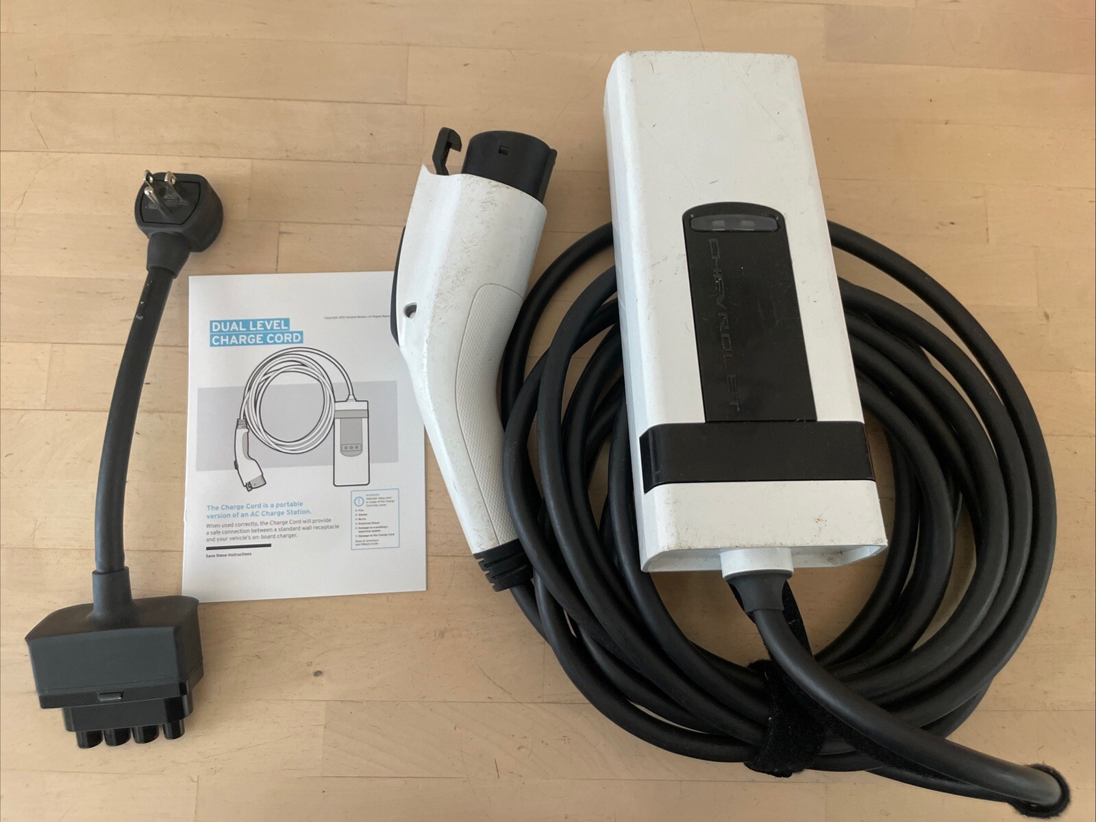 2023 2024 GM Cadillac Lyriq EV Charger charging cord Vistiq Escalade IQ 120v