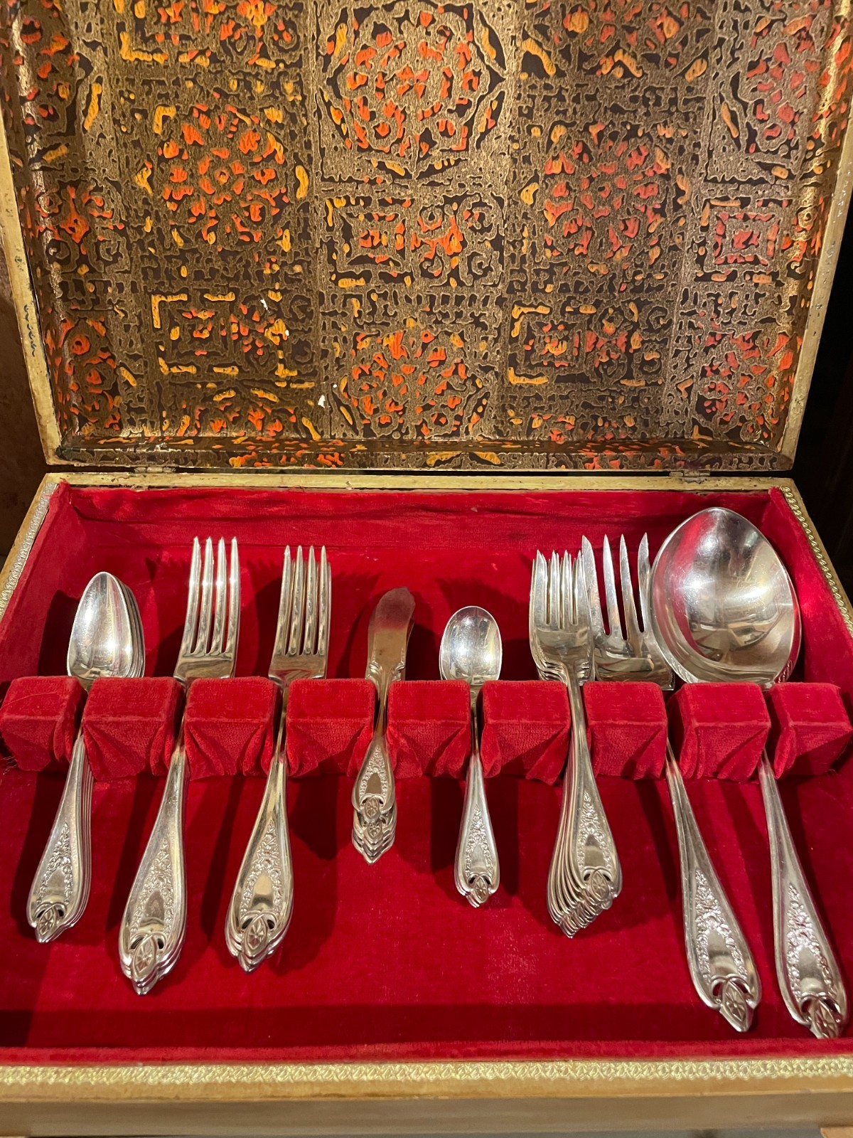 36 Piece Old Colony Silverplated Flatware 1847 Rogers Bros