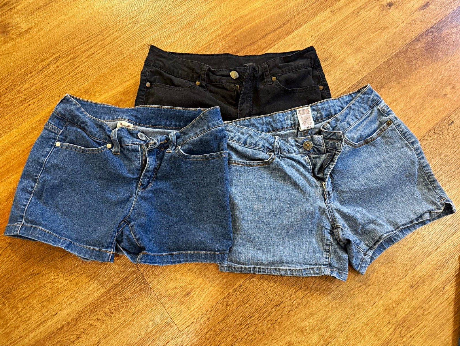 Faded Glory Woman Size 6 Shorts Lot of 3 Blue Denim & Black Solid Cotton