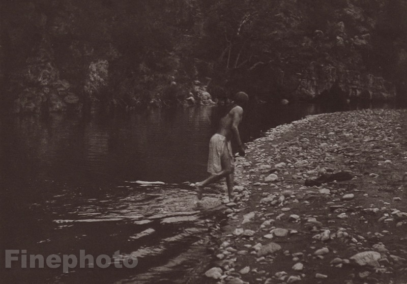 1900/72 EDWARD CURTIS Photo Gravure NATIVE AMERICAN INDIAN Apache Bathing Art