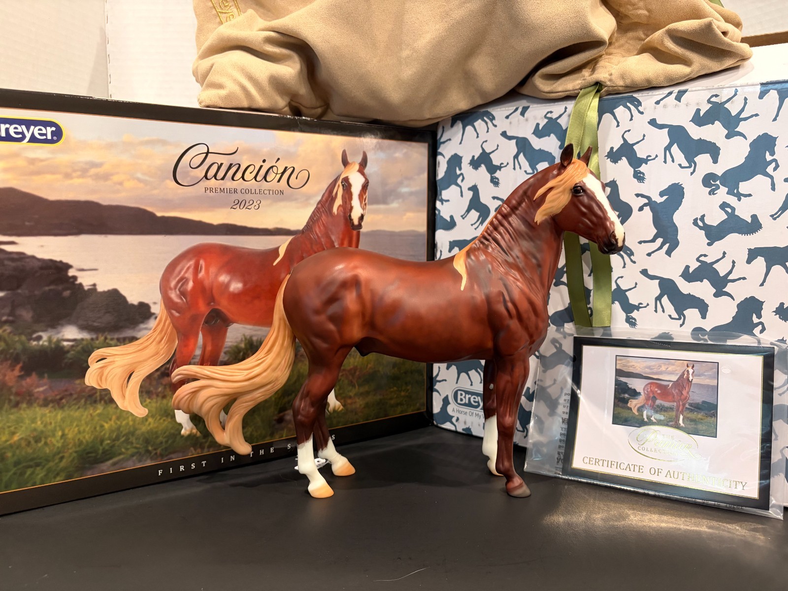 Breyer CANCIÓN Premier Club 2023 Paso Fino MATTE - COA, Bag, Original Boxes