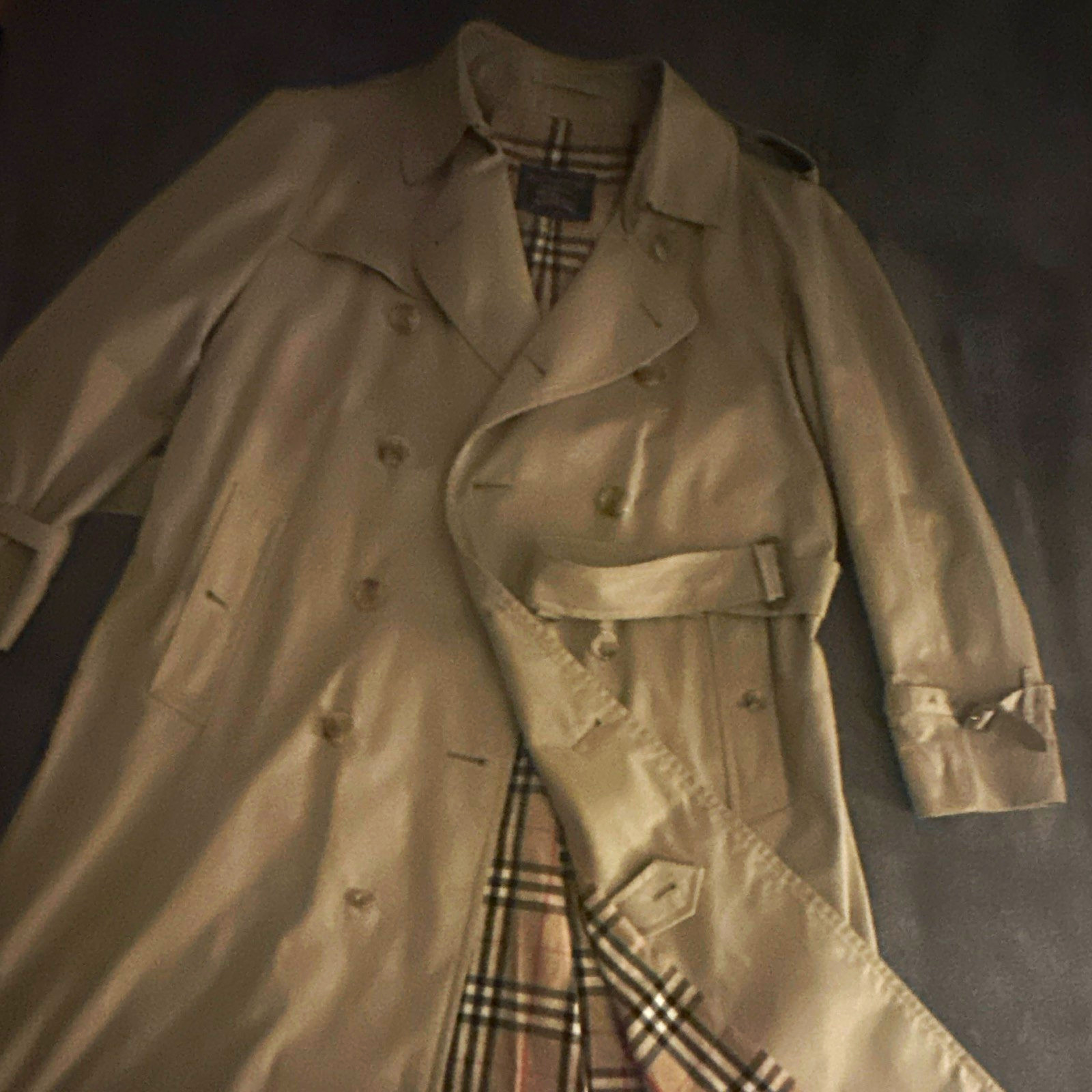 Burberrys London Men\'s Beige Double-Breasted Trench Coat Plaid Lining pre-1999.