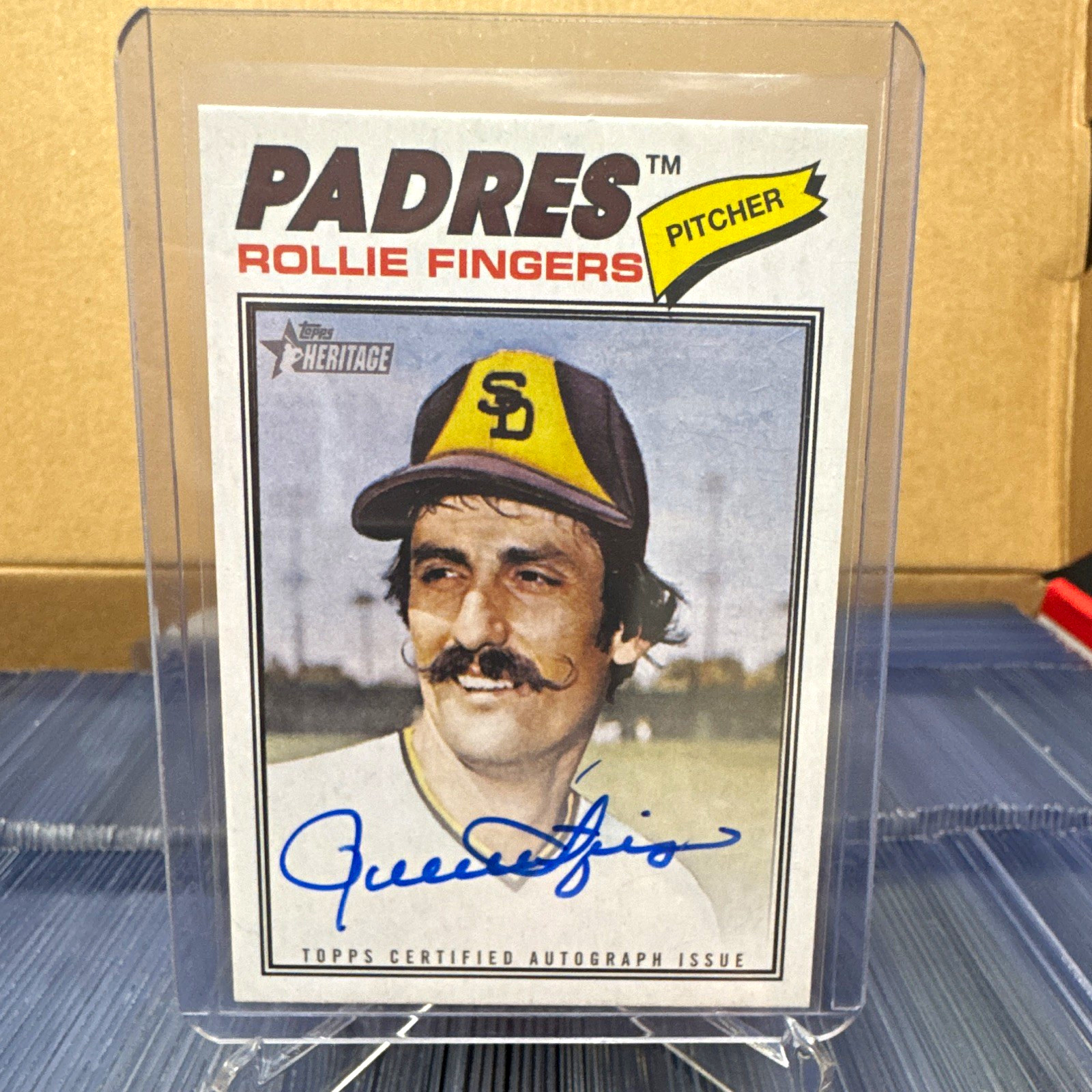 Topps 2026 Heritage Real One Autographs Rollie Fingers ROA-77RO-RF A\'s Auto Topps 2026 Heritage Real One Autographs Rollie Fingers ROA-77RO-RF A\'s Auto