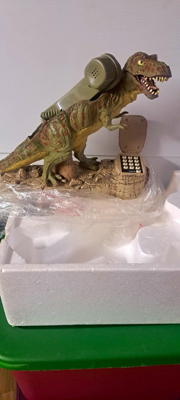 The Telemania Dinosaur Telephone – Vintage Novelty Phone, Collectible Decor The Telemania Dinosaur Telephone – Vintage Novelty Phone, Collectible Decor