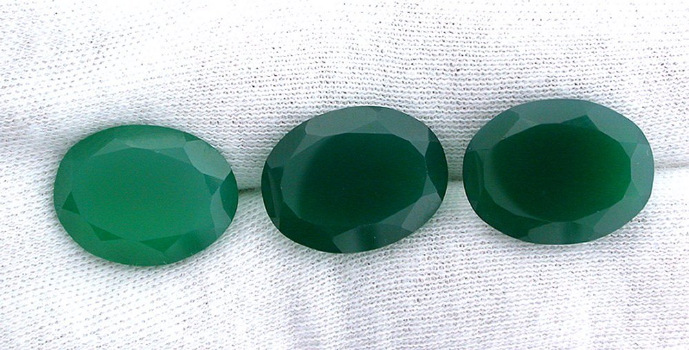 ONE 18x14 18mm x 14mm Oval Emerald Green Agate Onyx Gemstone Gem Stone EBS7951