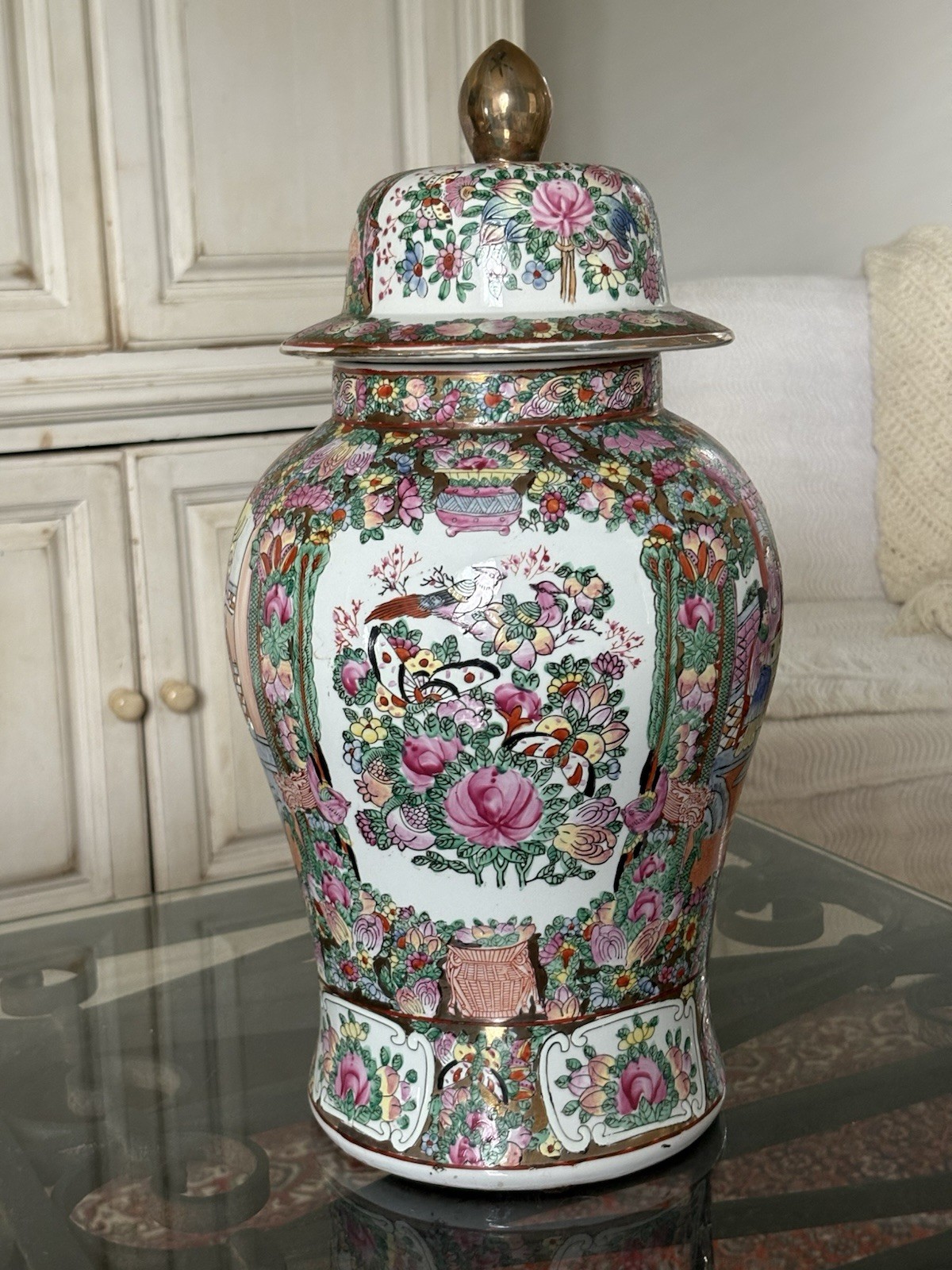 Large Vintage Chinese porcelain Famille  Rose Medallion Covered Ginger Jar 18”
