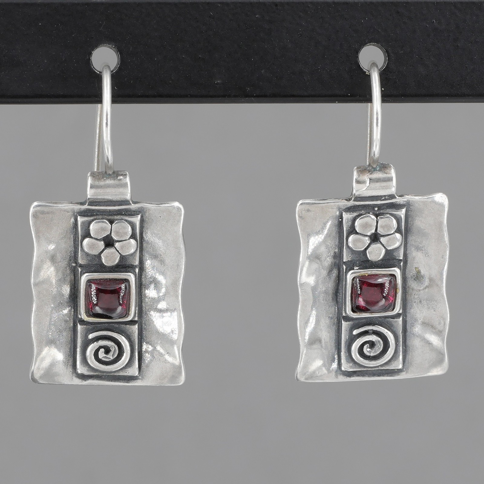Vintage Silpada Sterling Silver Garnet Earrings Flower & Scroll Accent W0947 HTF