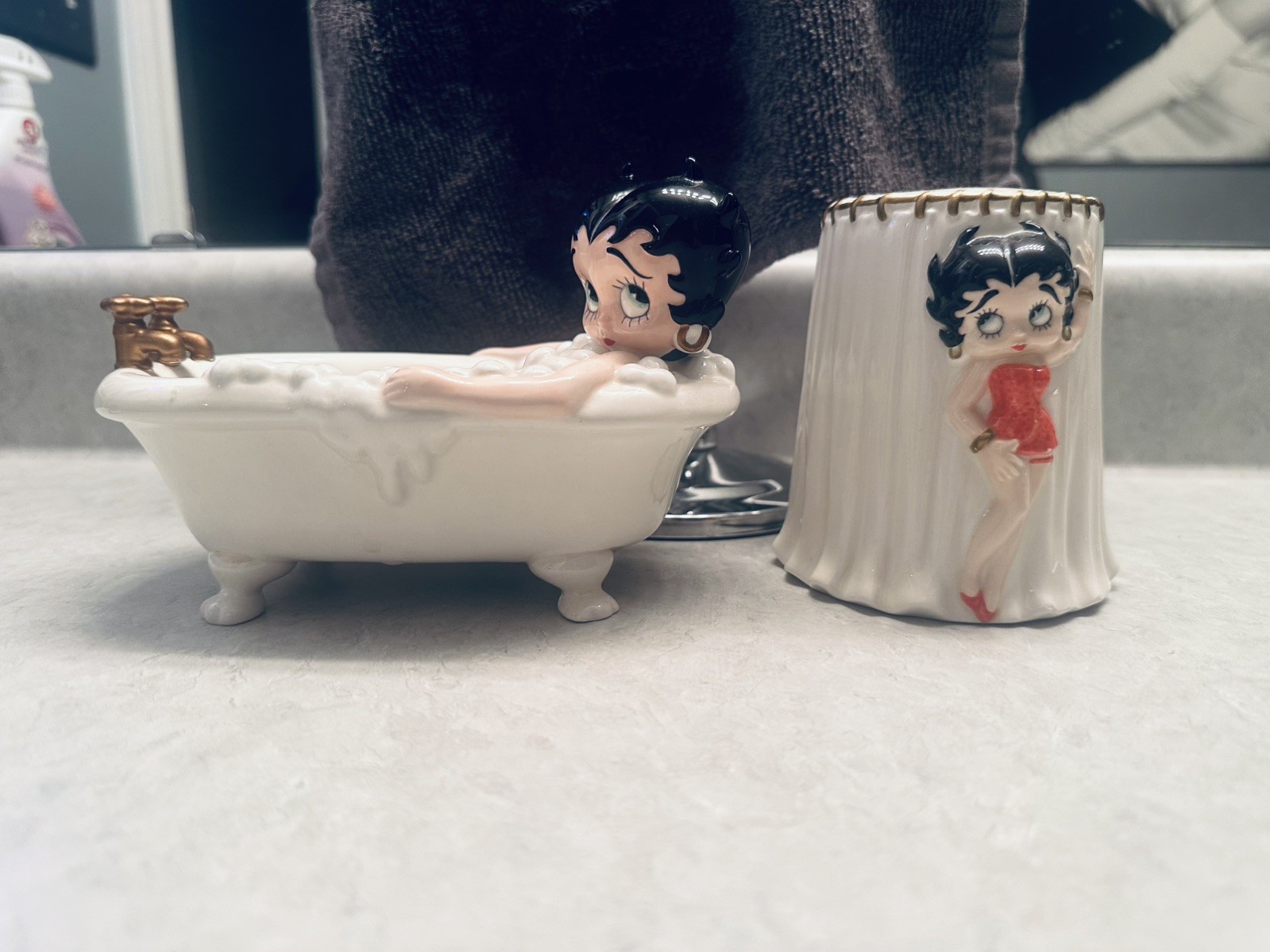 Betty Boop 2001 Westland Bathroom Toothbrush Holder, Soap dish 