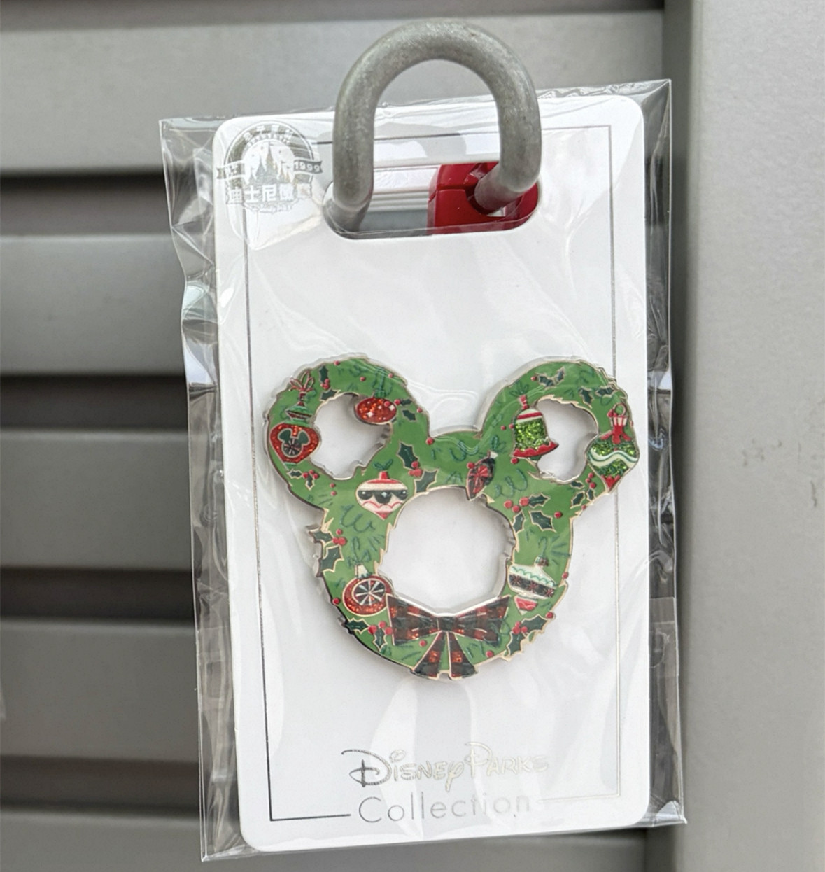 Disney pin authentic Christmas mickey mouse shanghai disneyland
