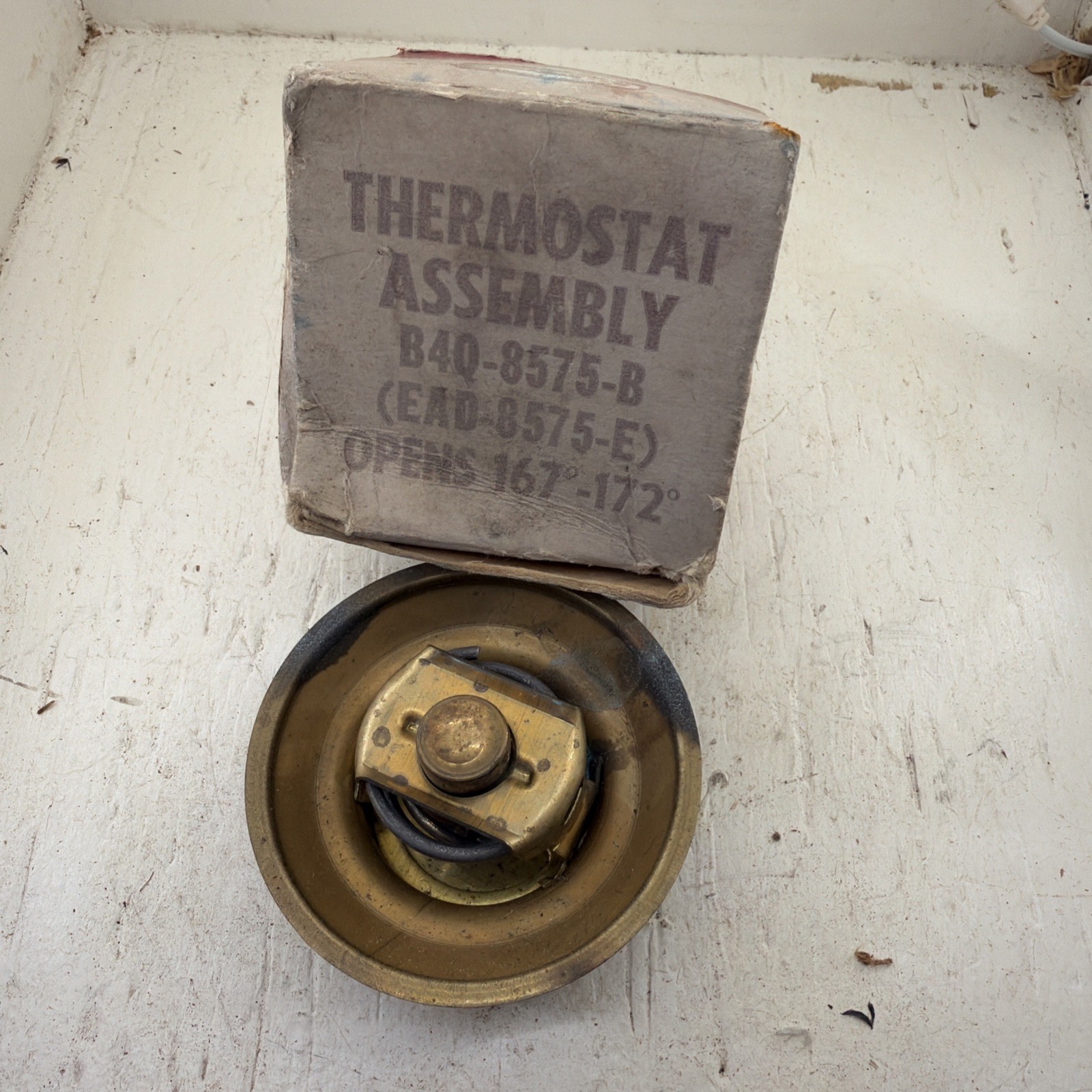 Vintage NOS Ford B4Q-8575-B Thermostat Assembly 1954-56 F-700 F-800 F-900 Trucks Vintage NOS Ford B4Q-8575-B Thermostat Assembly 1954-56 F-700 F-800 F-900 Trucks