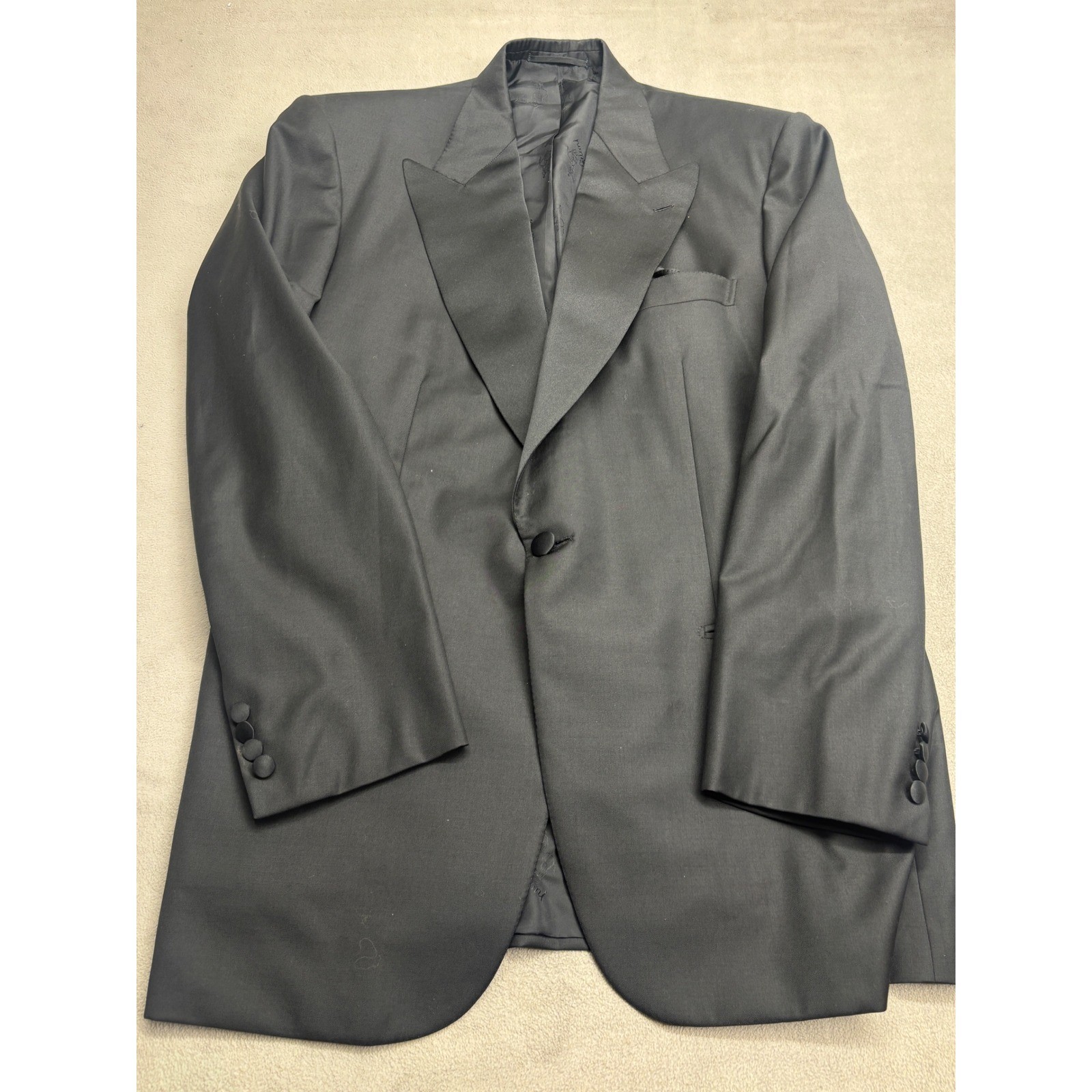 Brioni Orfeo Black Wool Tuxedo Jacket Satin Peak Lapel Blazer Italy 43R Luxury