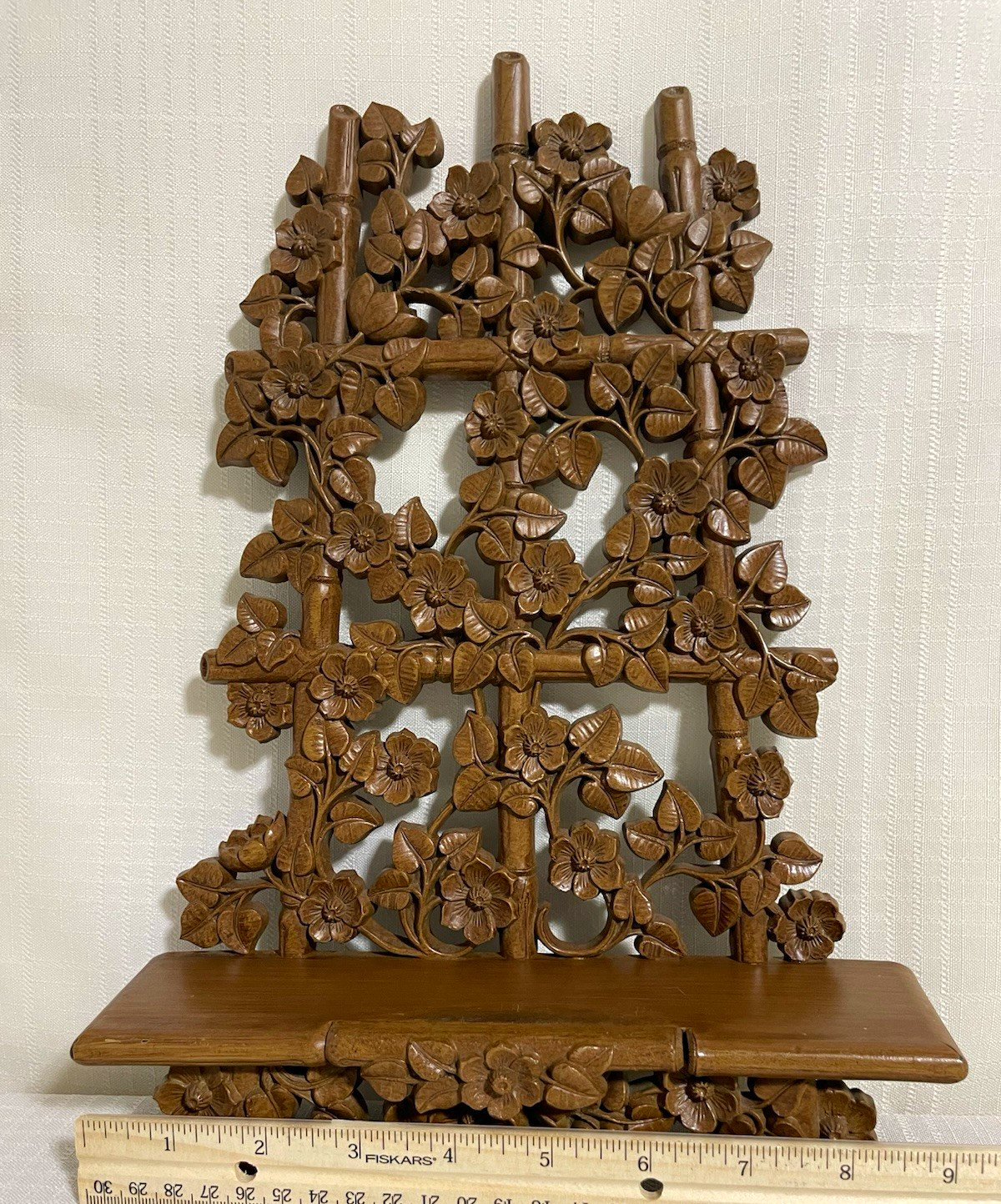 Vintage 1984 HOMCO Faux Bamboo Wood Carved Floral Trellis Wall Shelf