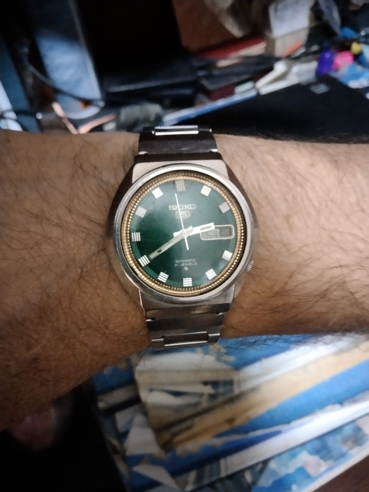 Vintage 1975 Seiko 5 TV Screen Green Dial Arabic Day Date 6119-7490 Automatic 21