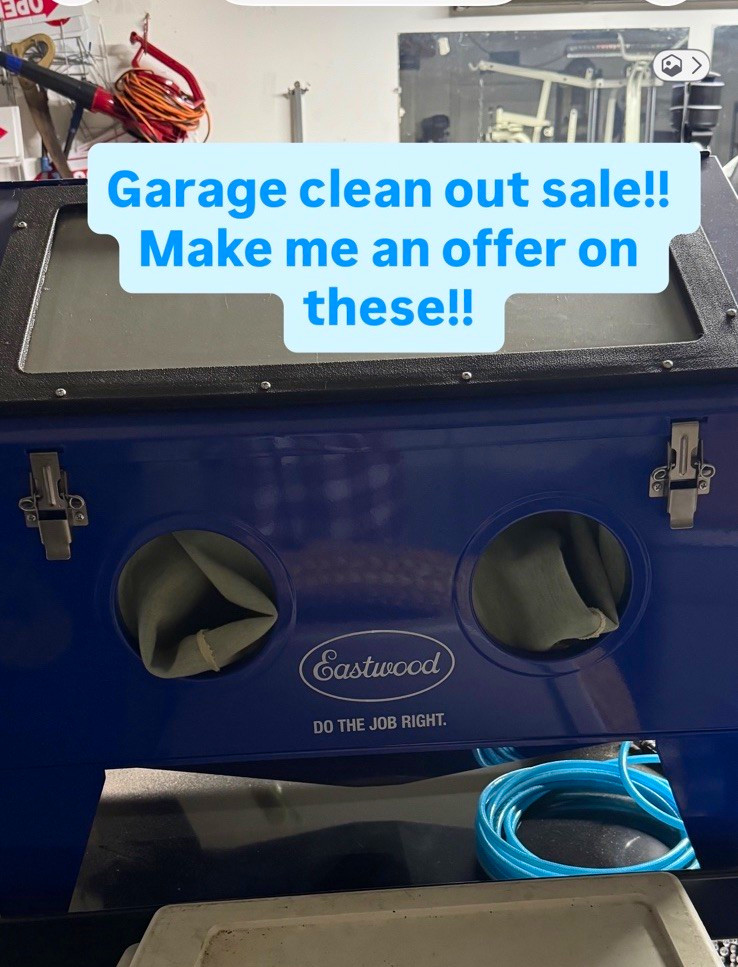 Eastwood 20464 Benchtop Abrasive Sandblasting Cabinet Sandblaster Blue-used 3x Eastwood 20464 Benchtop Abrasive Sandblasting Cabinet Sandblaster Blue-used 3x