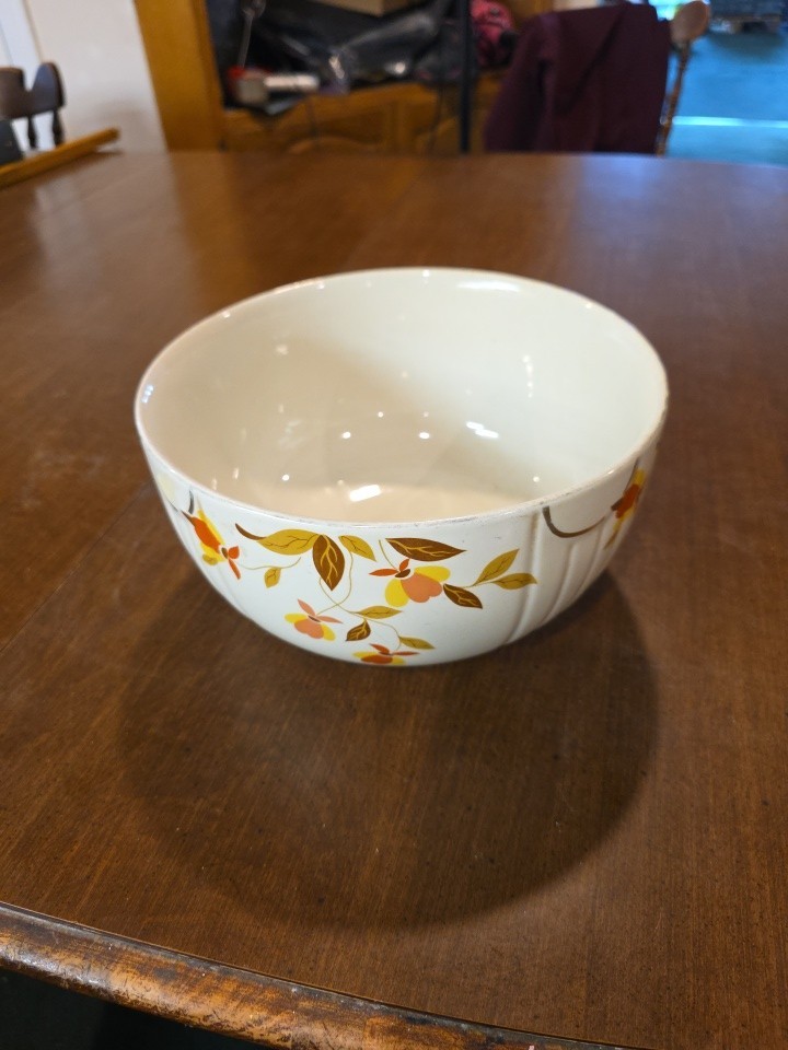 Vintage Hall Jewel Tea Autumn Leaf Radiance Mixing Bowl 9\ Vintage Hall Jewel Tea Autumn Leaf Radiance Mixing Bowl 9\
