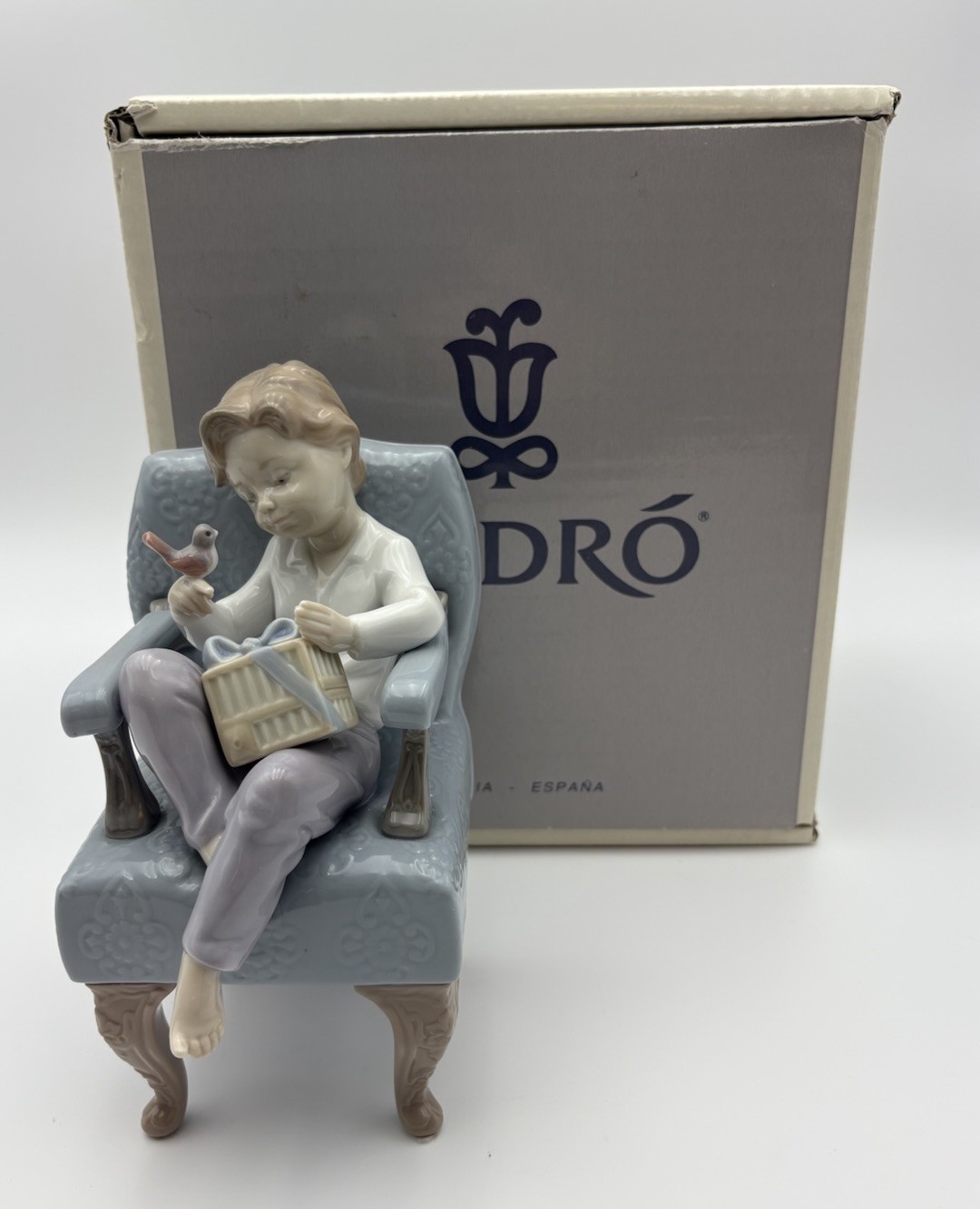 Vintage Lladro 6510 “An Unexpected Gift” 7.5” RARE With Box *RETIRED Vintage Lladro 6510 “An Unexpected Gift” 7.5” RARE With Box *RETIRED
