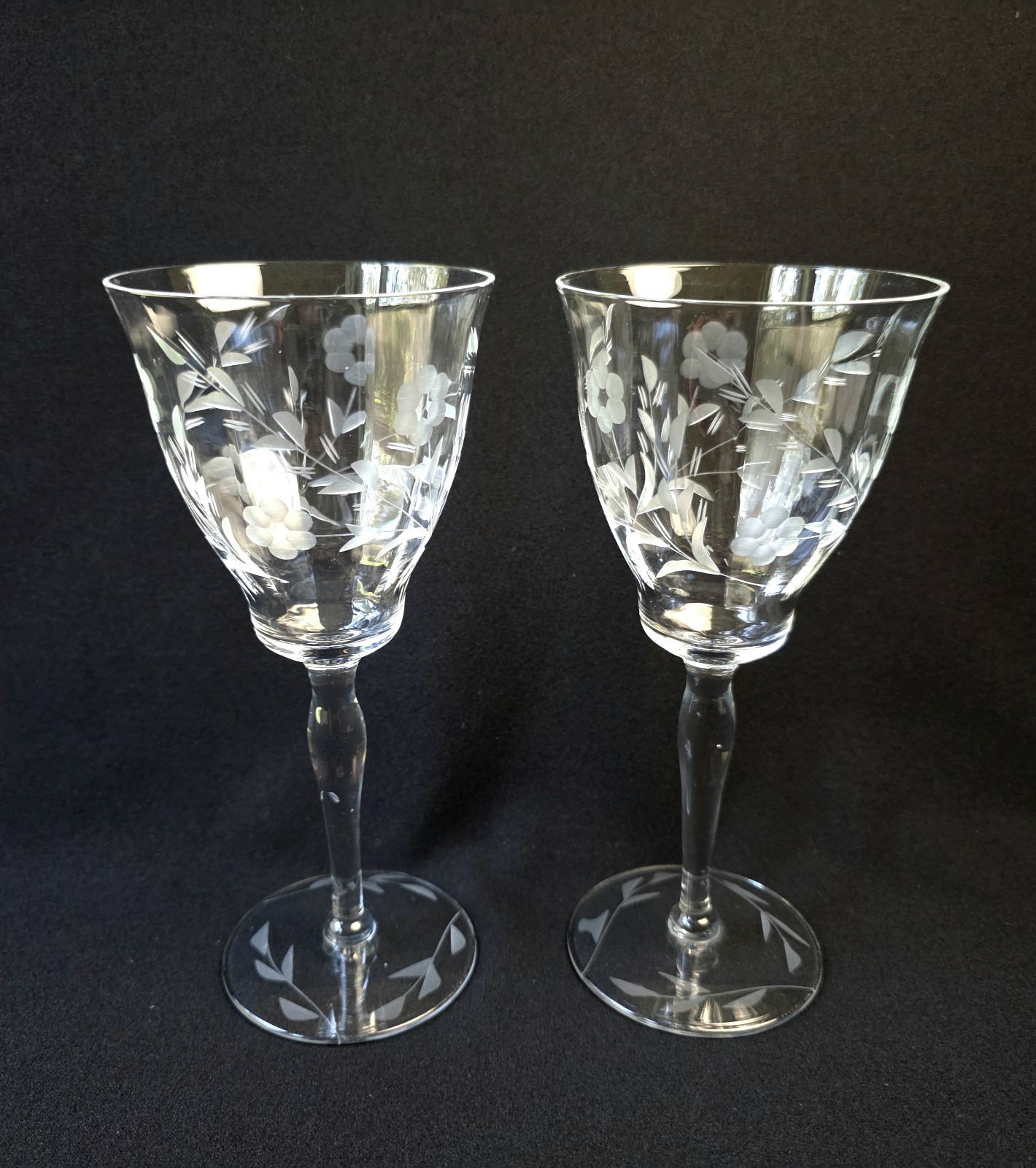 Vintage Crystal Optic Floral & Leaf Motif Etched Stemmed Wine Glasses Set of 2 Vintage Crystal Optic Floral & Leaf Motif Etched Stemmed Wine Glasses Set of 2