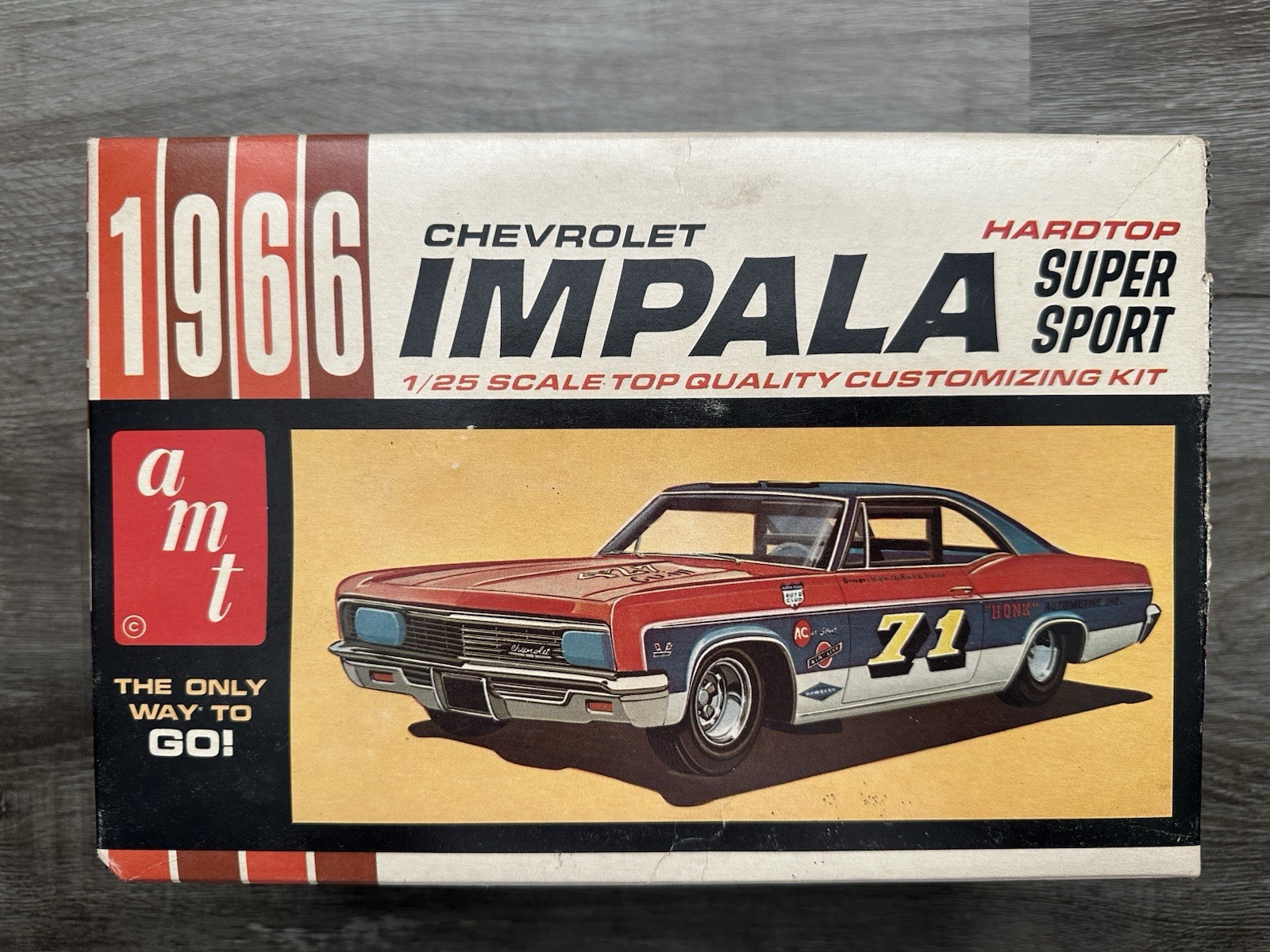 ORIGINAL VINTAGE AMT 6726-200 1966 CHEVY IMPALA SS Model KIT  95% COMPLETE NICE