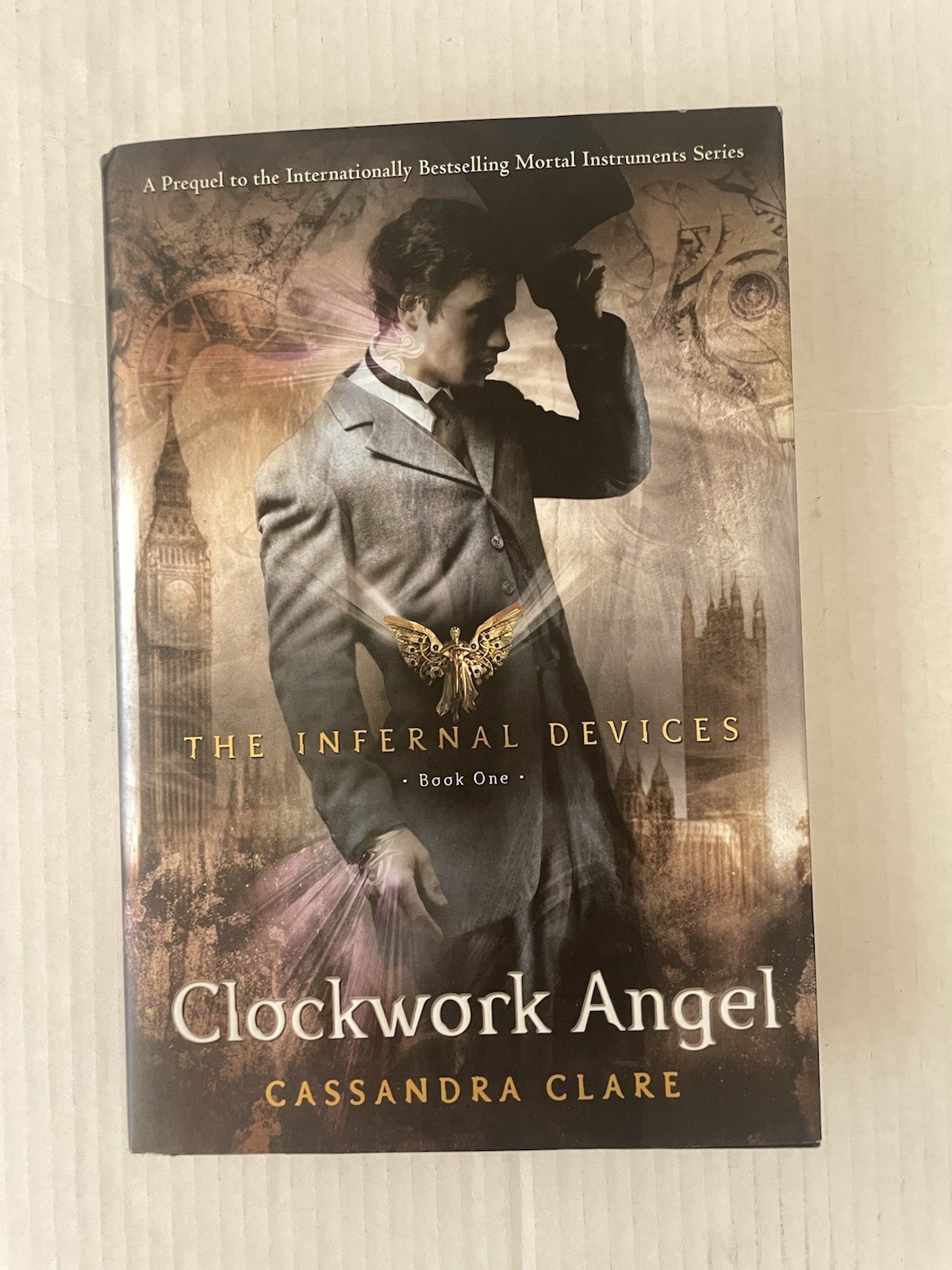 Clockwork Angel Cassandra Clare 2010 Hardcover 1st Edition 1st Printing VG Clockwork Angel Cassandra Clare 2010 Hardcover 1st Edition 1st Printing VG