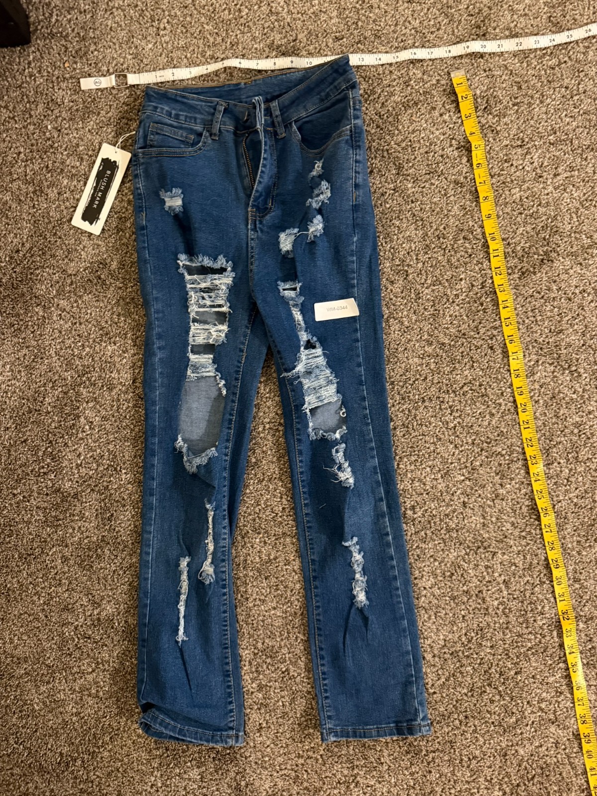 Blush Mark Women\'s XS Blue Heavily Distressed Ripped Skinny Jeans NWT