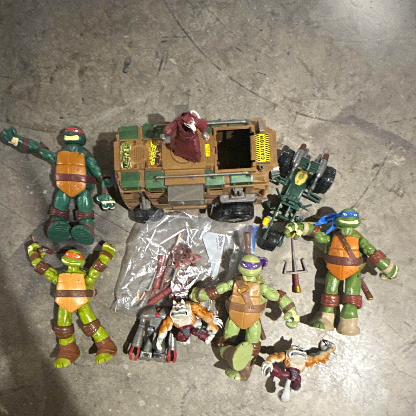 Nickelodeon TMNT Mixed Lot Action Figures w/ Vehicle Parts & Accessories
