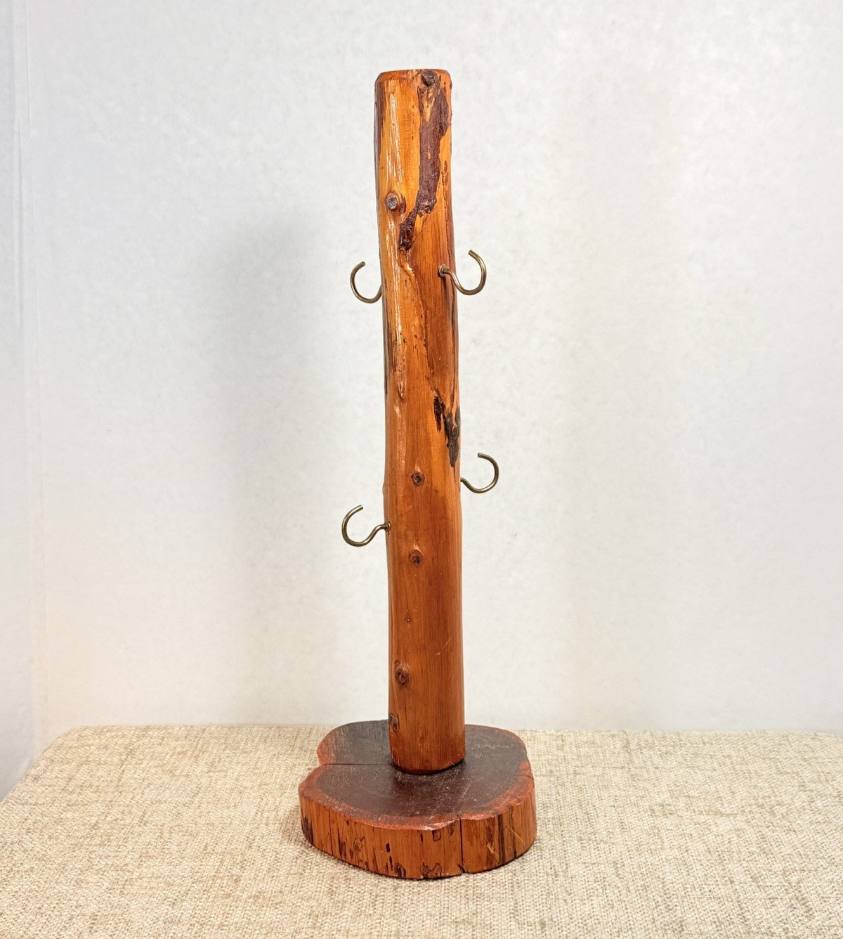 VTG RUSTIC Wood Coffee Mug Tree 4-Cup/Jewelry Rack Cottage Farm Retro Primitive