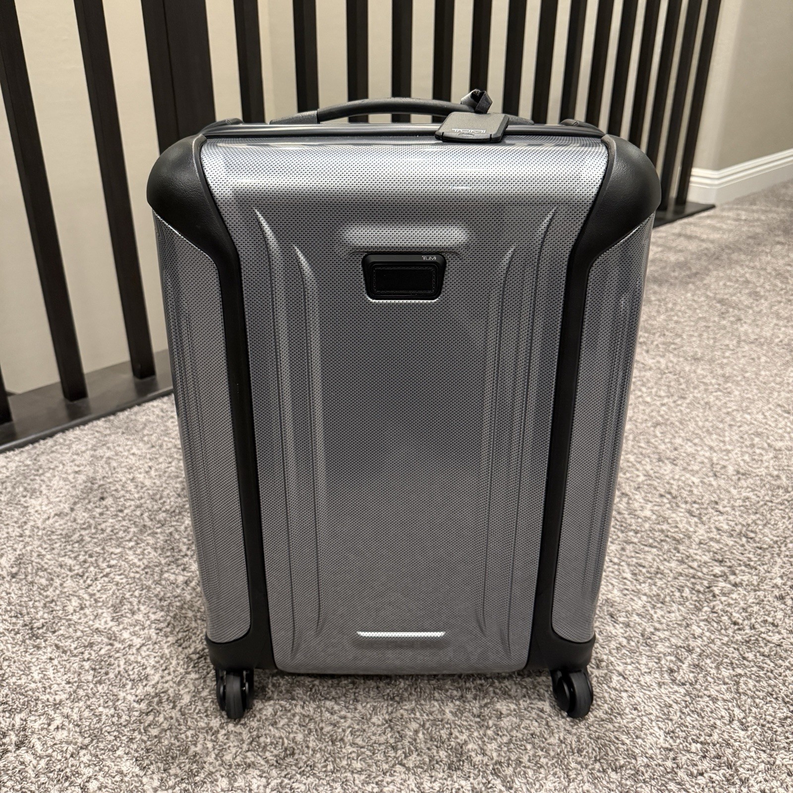New Tumi Vapor International 22” Carry-On Luggage (Silver Carbon)