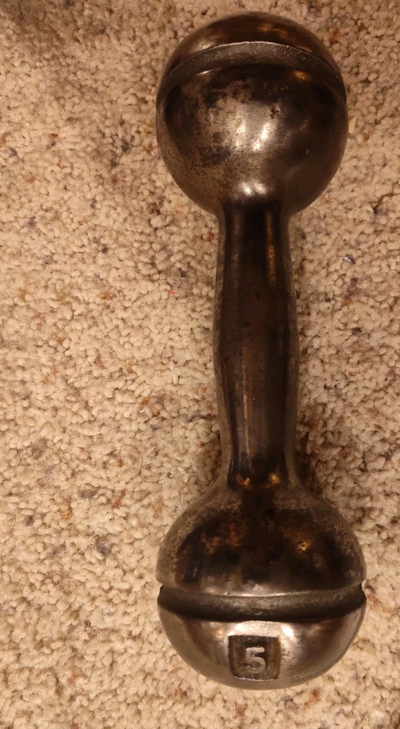 ANTIQUE / VINTAGE CAST IRON . GLOBE, ROUND HEAD DUMBBELL 5 lbs